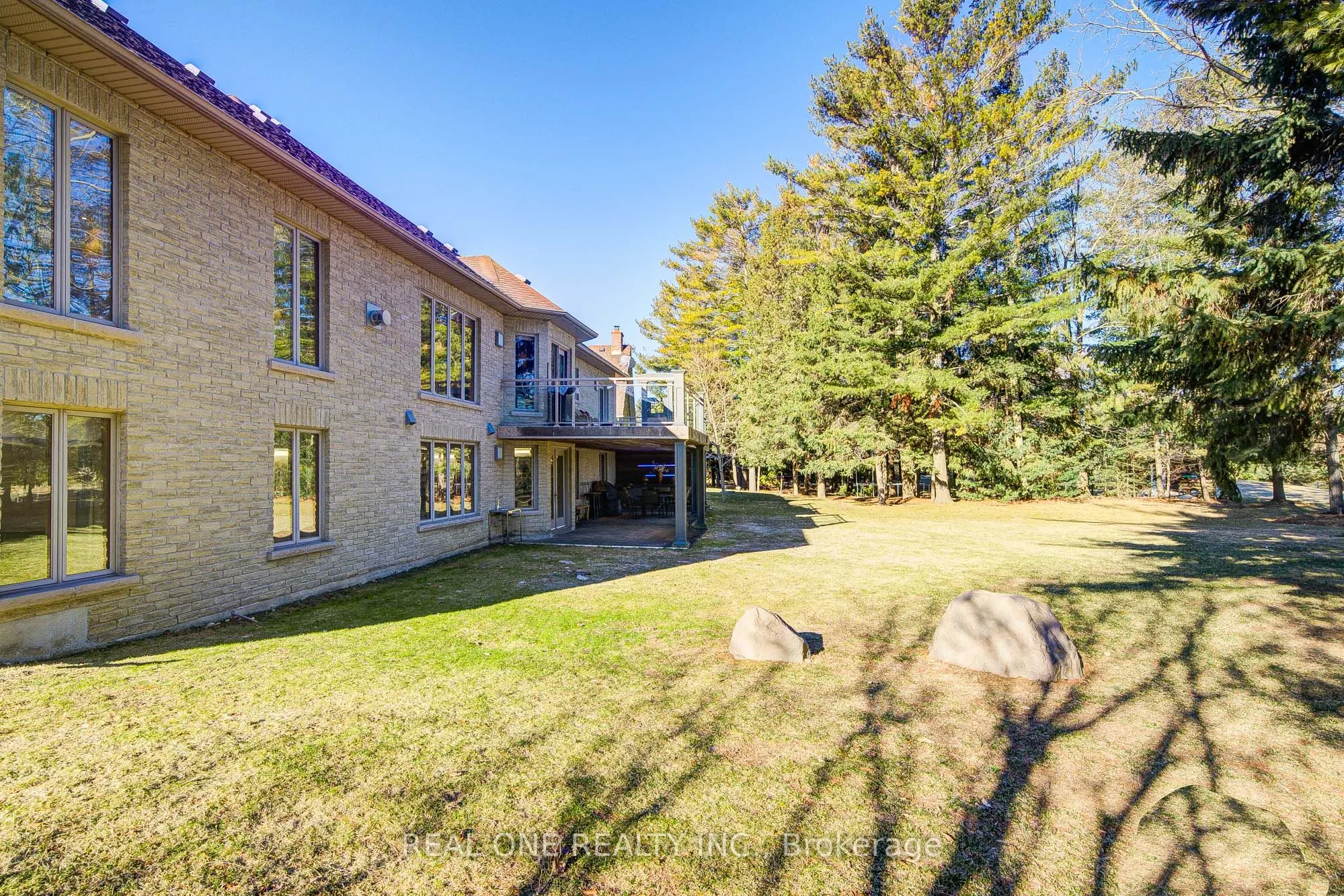 24 Maplehyrn Avenue