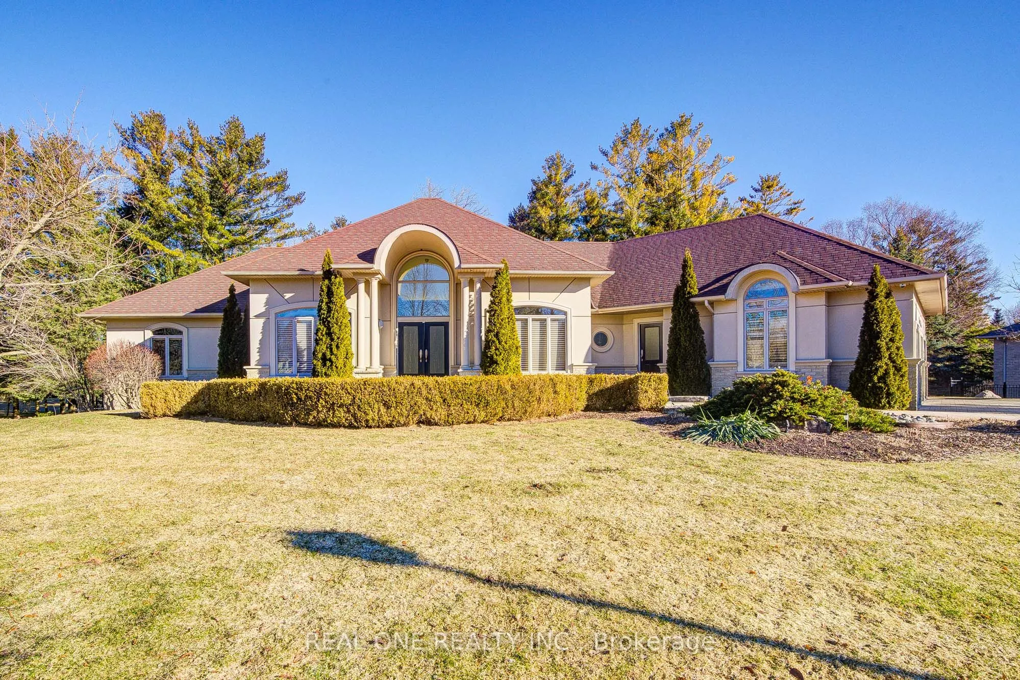 24 Maplehyrn Avenue