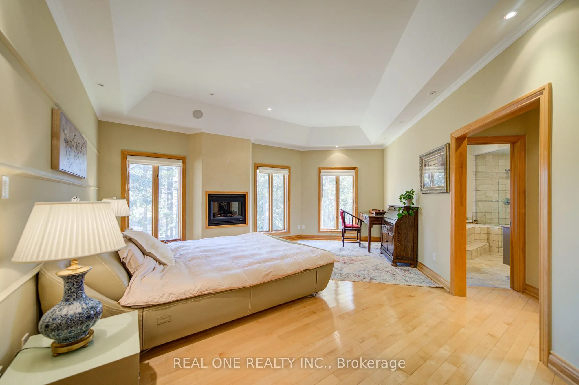 24 Maplehyrn Avenue