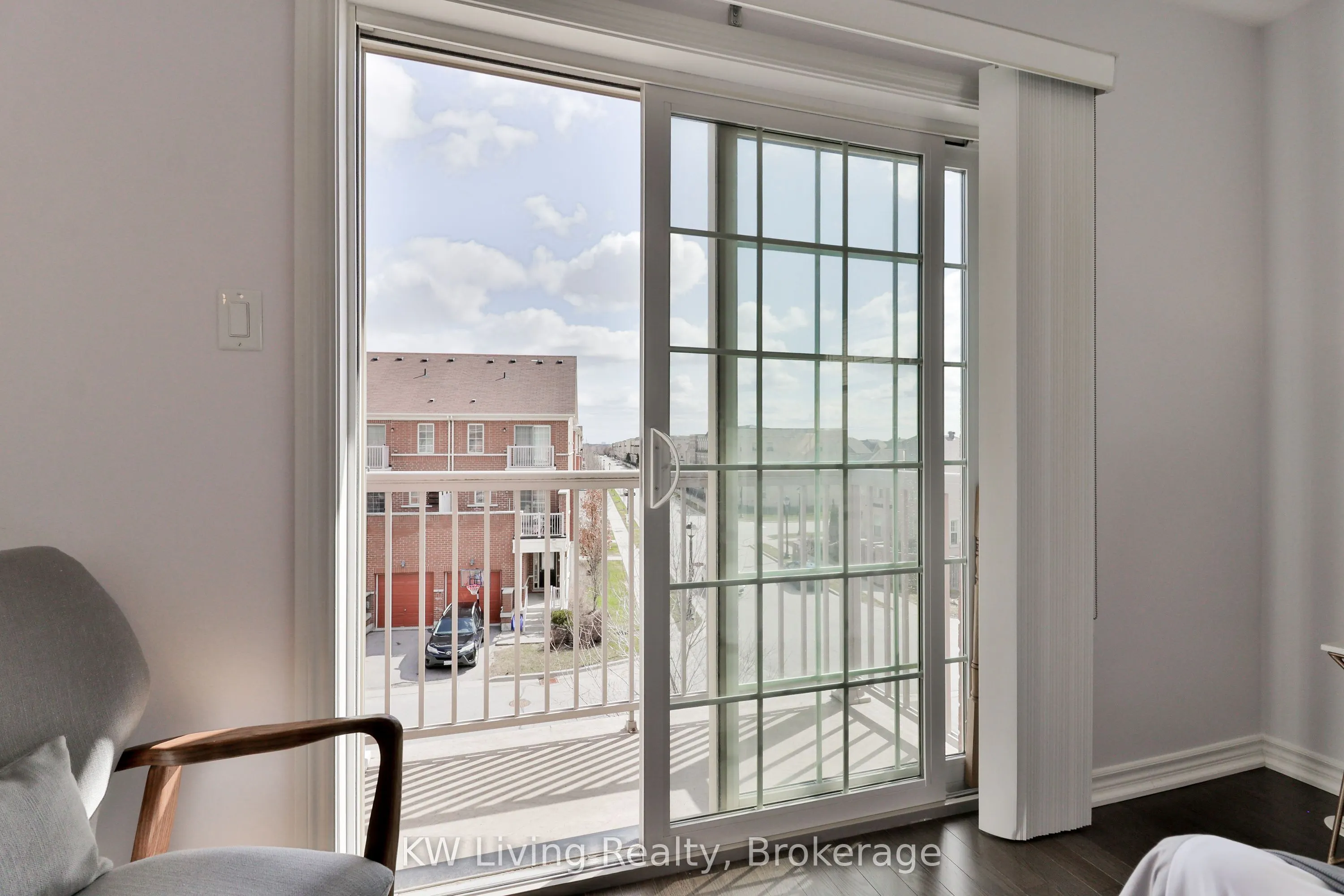 10373 Woodbine Avenue E