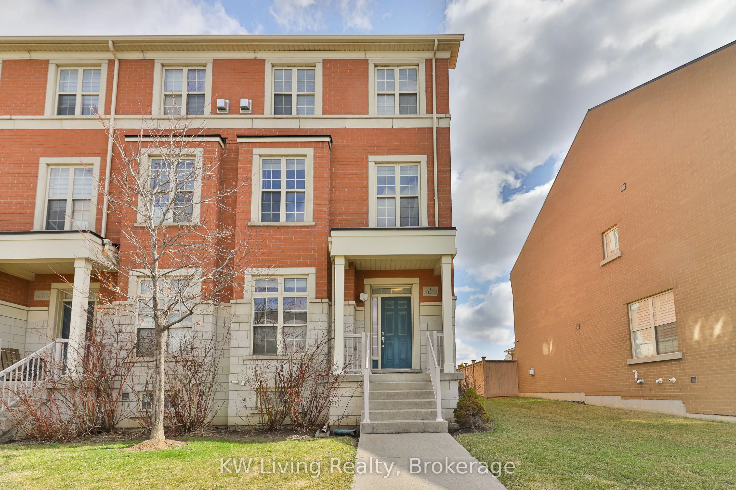 10373 Woodbine Avenue E