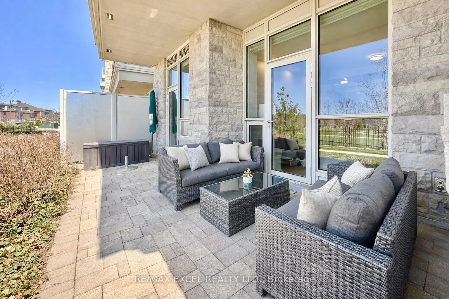 9 Stollery Pond Crescent #208