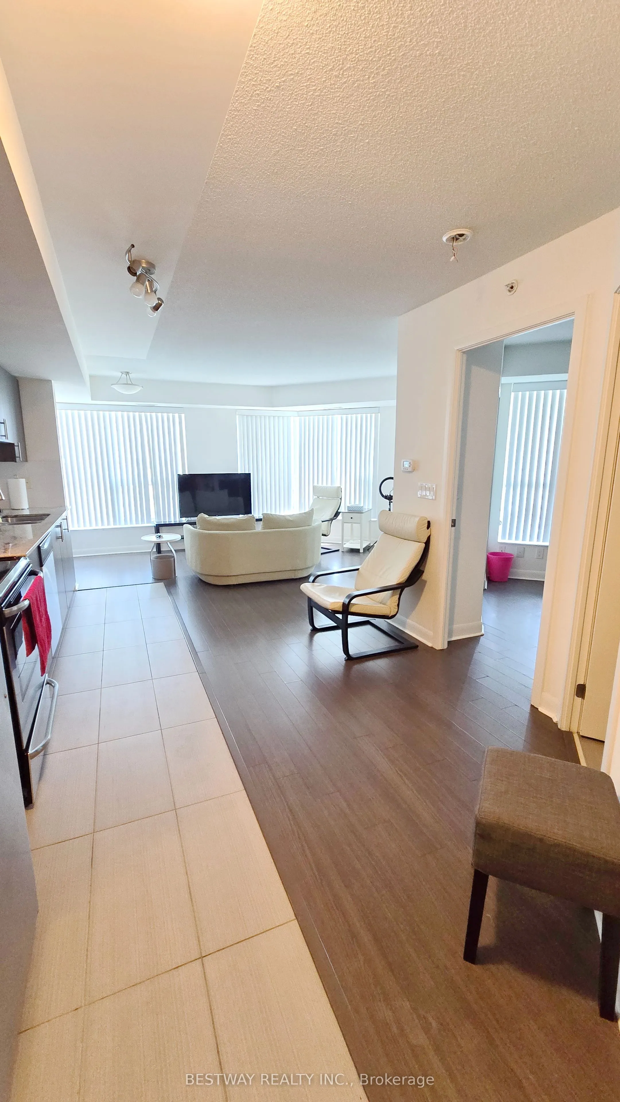 75 Norman Bethune Avenue #208