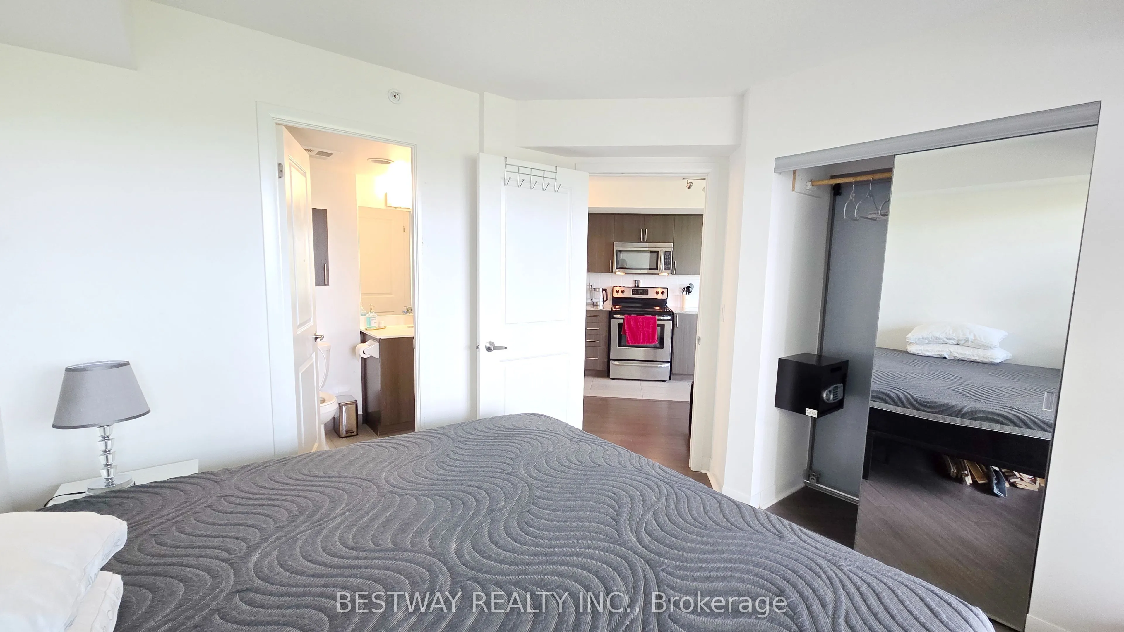 75 Norman Bethune Avenue #208
