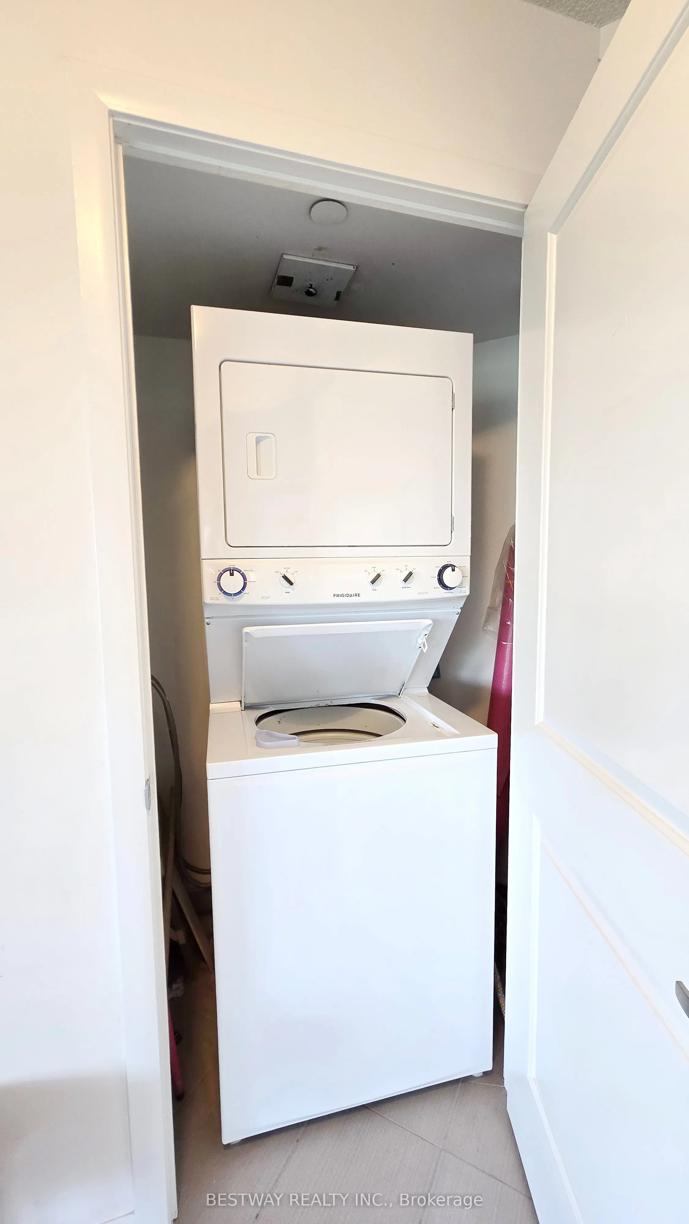 75 Norman Bethune Avenue #208