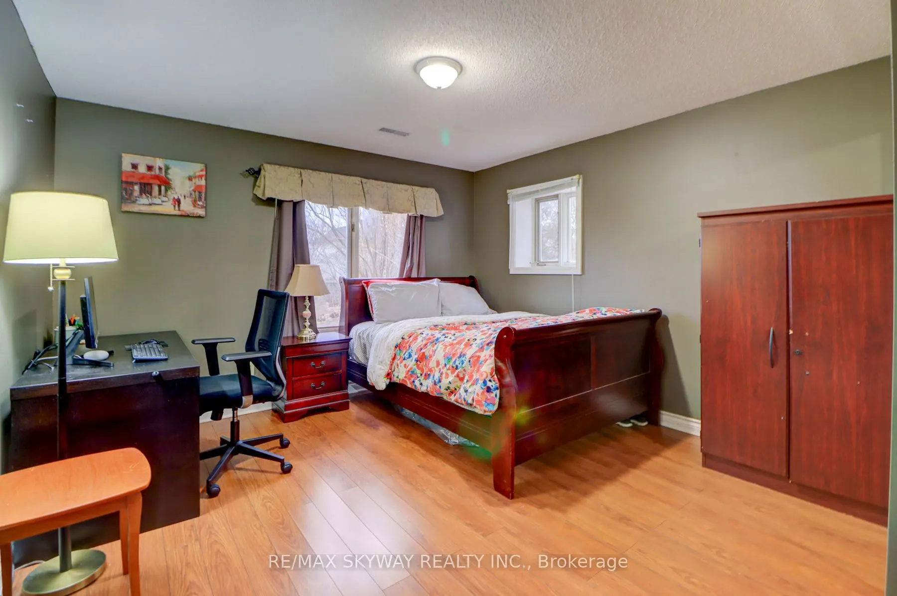 282B Brock Street W