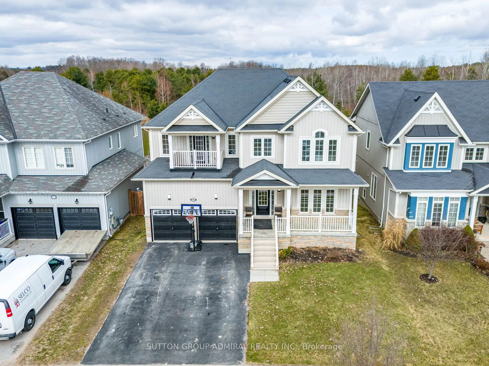 96 Mount Crescent