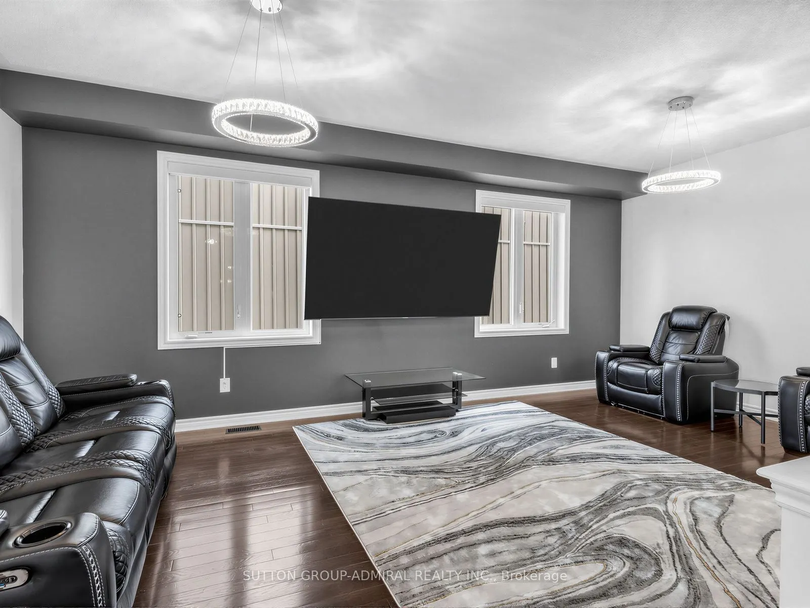 96 Mount Crescent