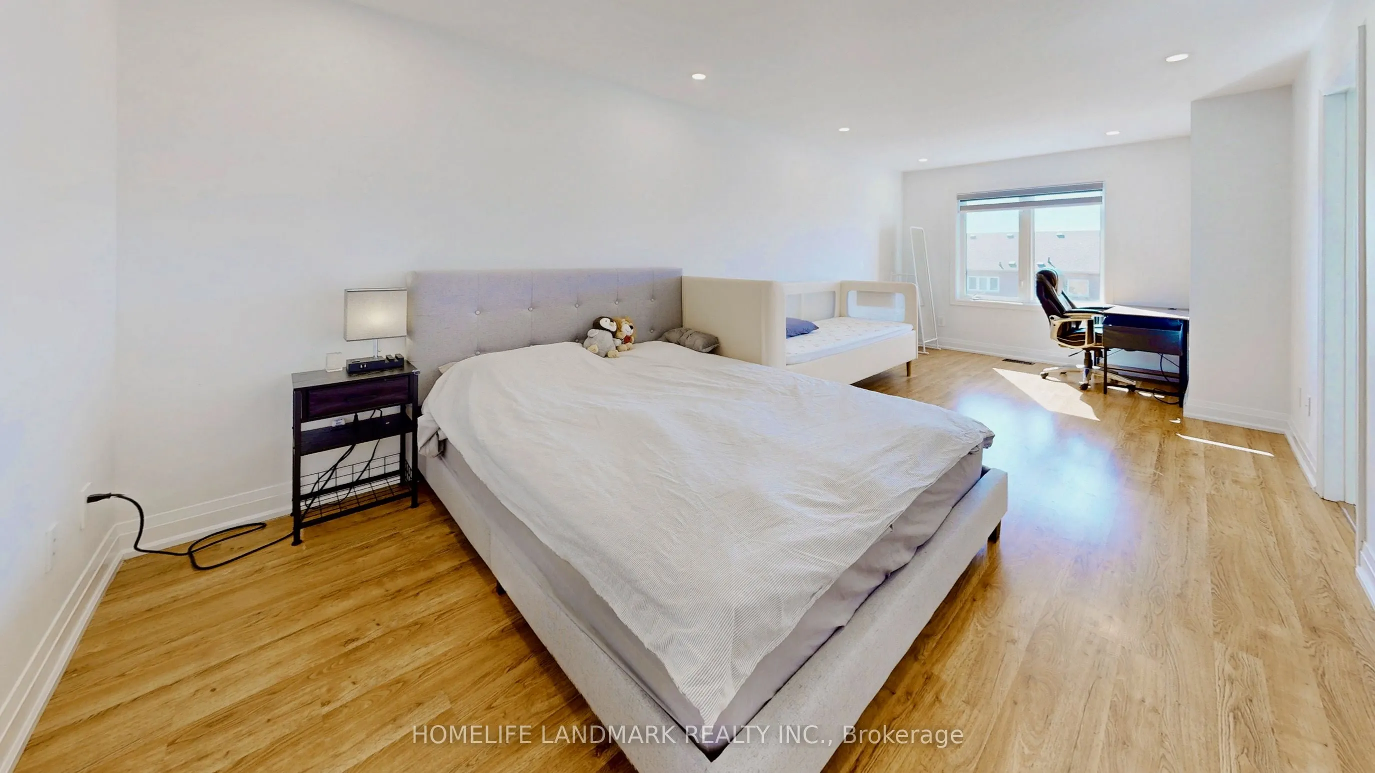 32 Arco Circle