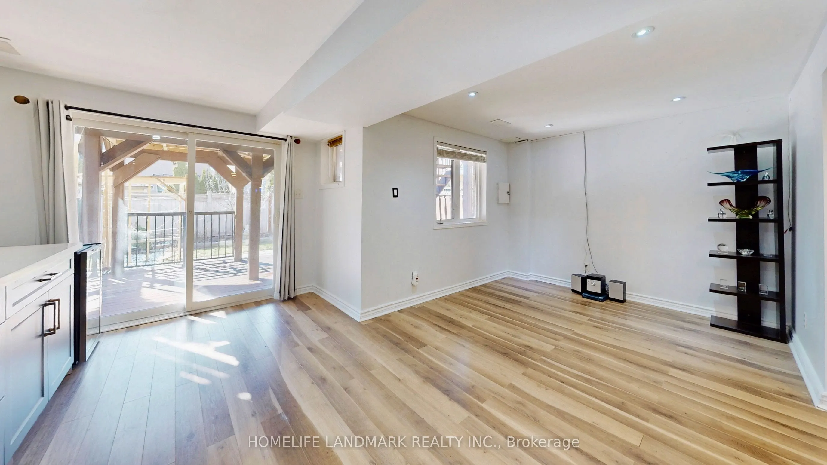 32 Arco Circle