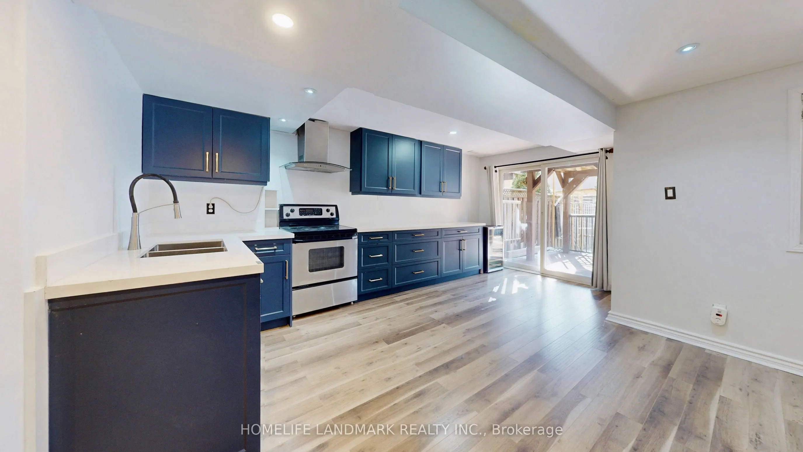 32 Arco Circle