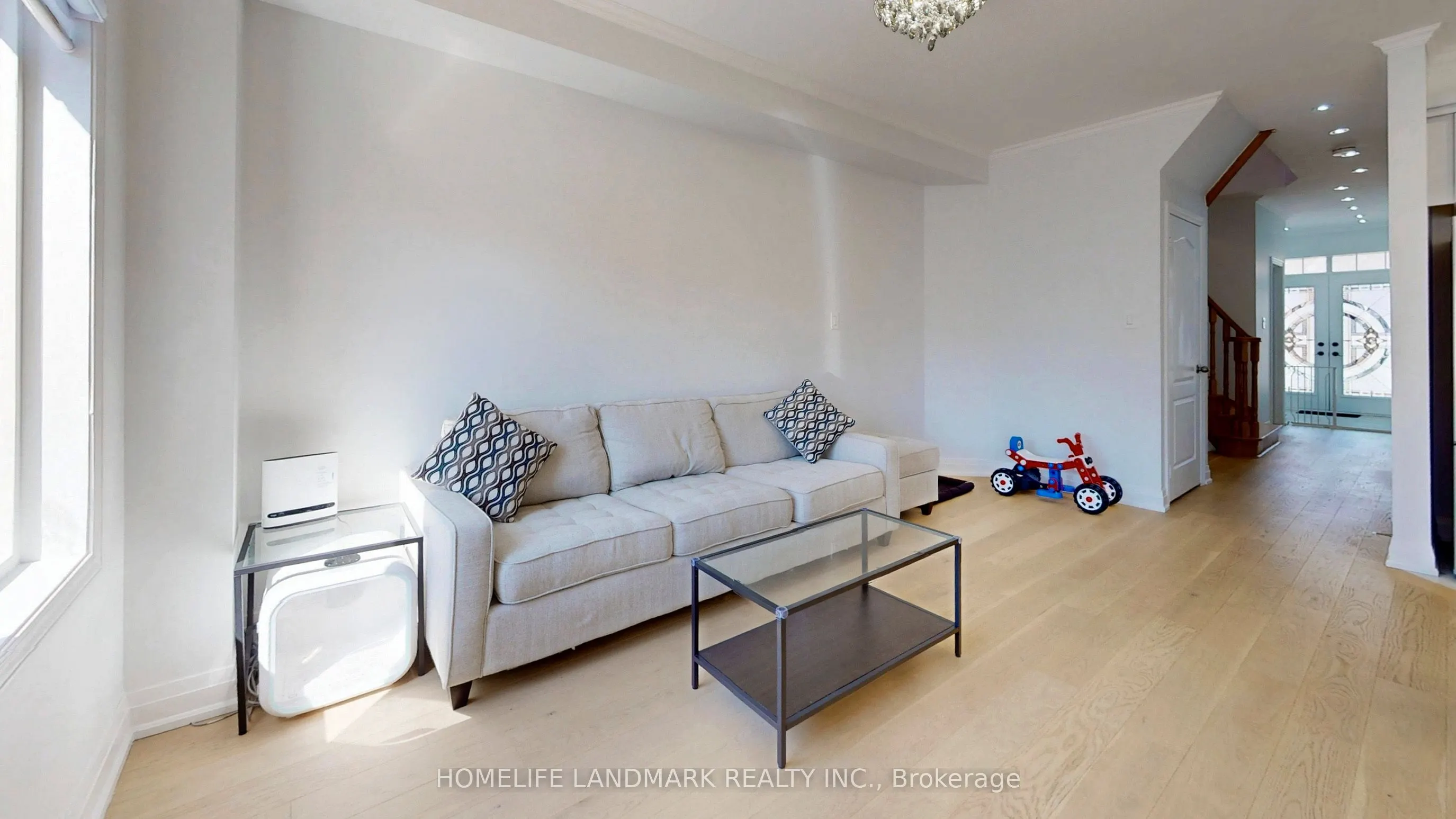 32 Arco Circle