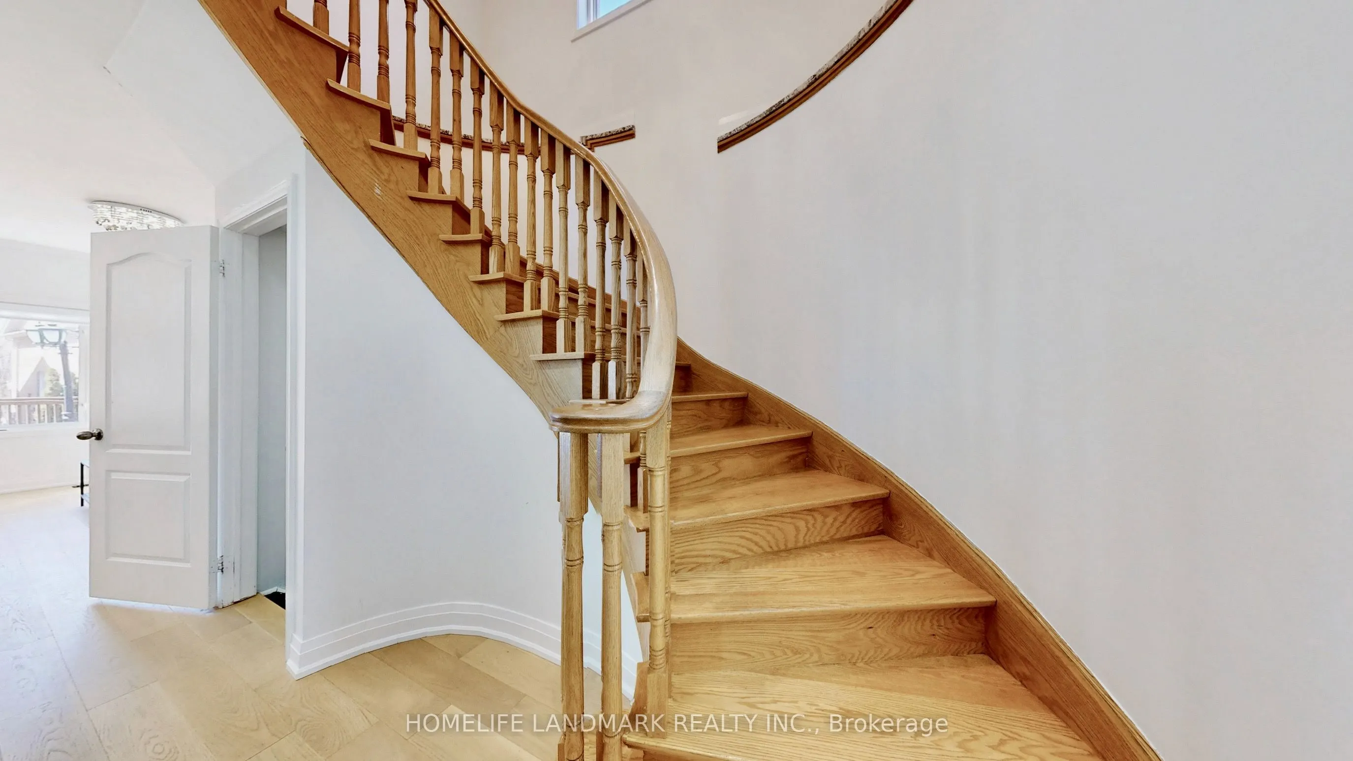 32 Arco Circle