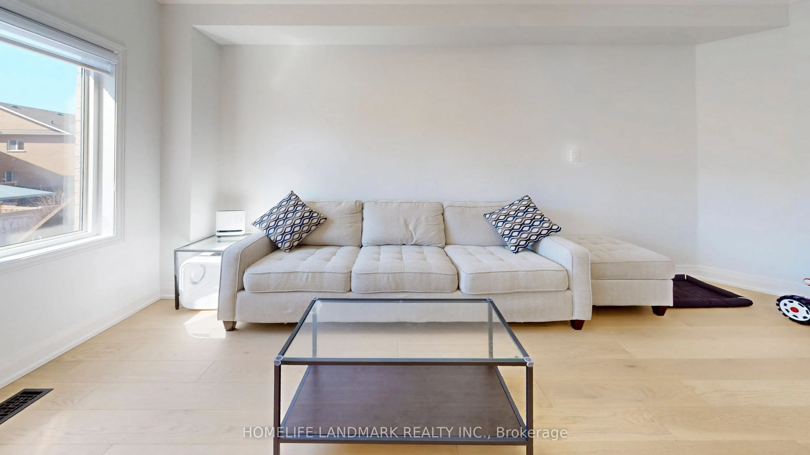 32 Arco Circle