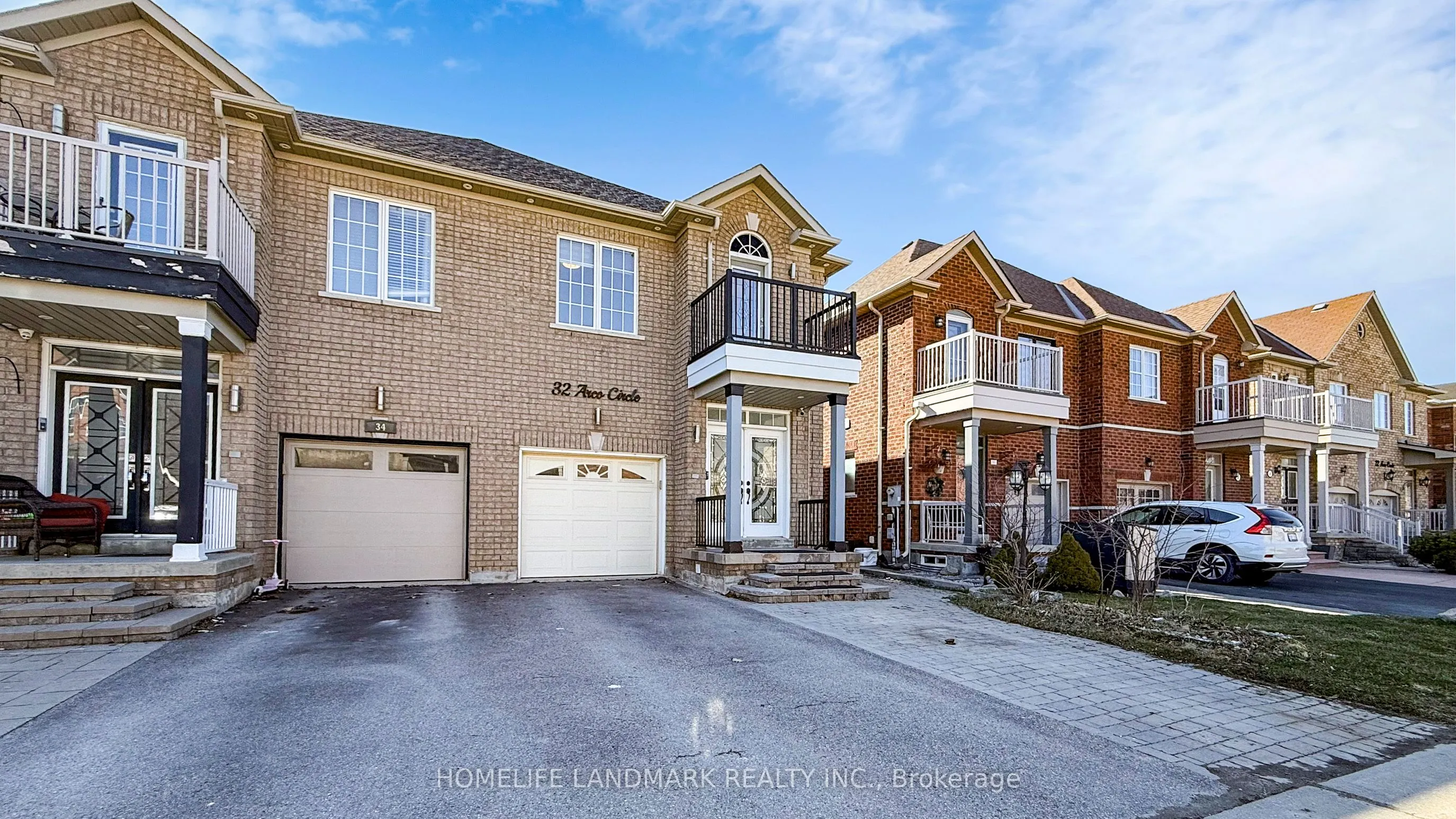 32 Arco Circle