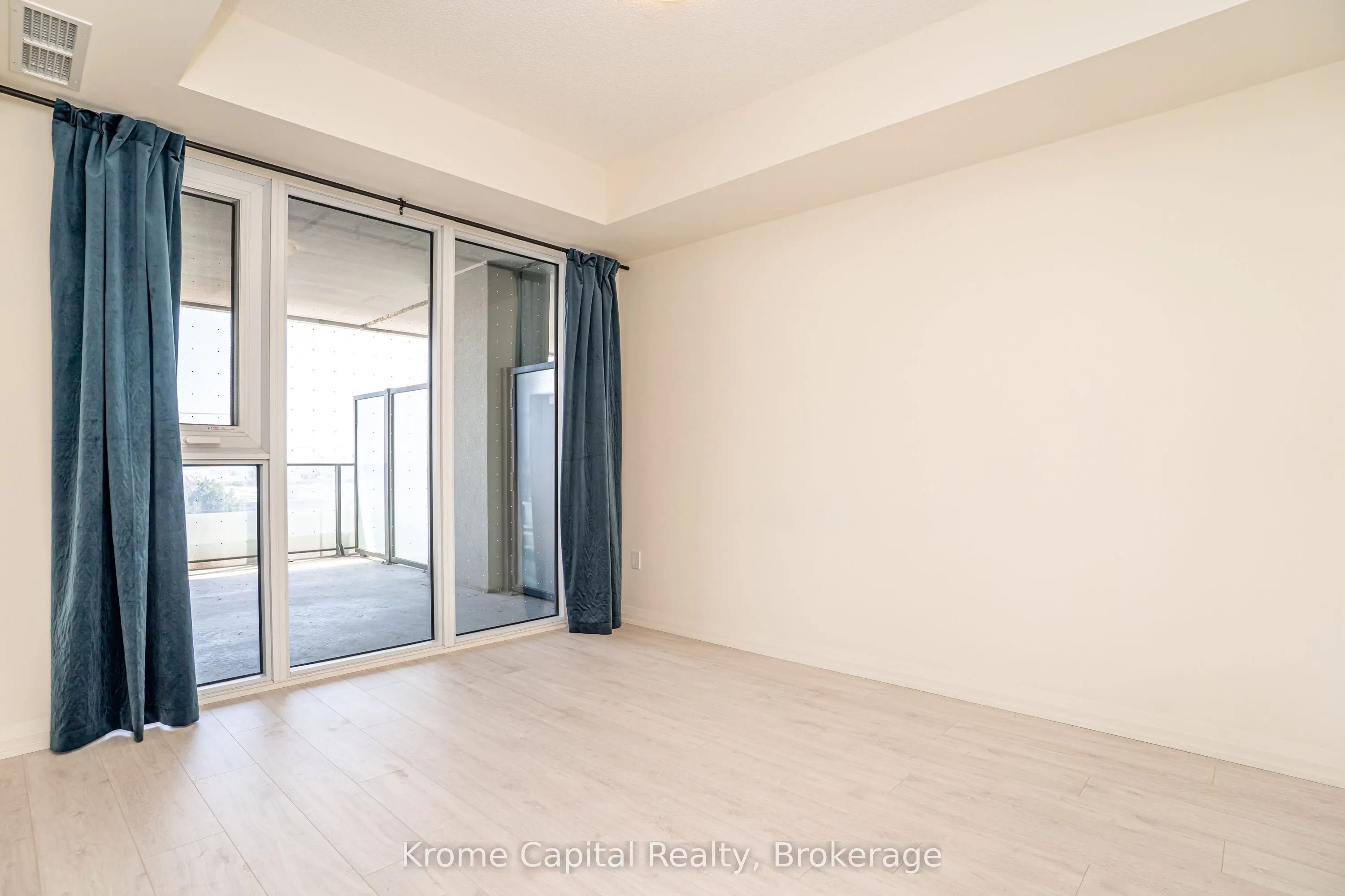 8960 Jane Street #314