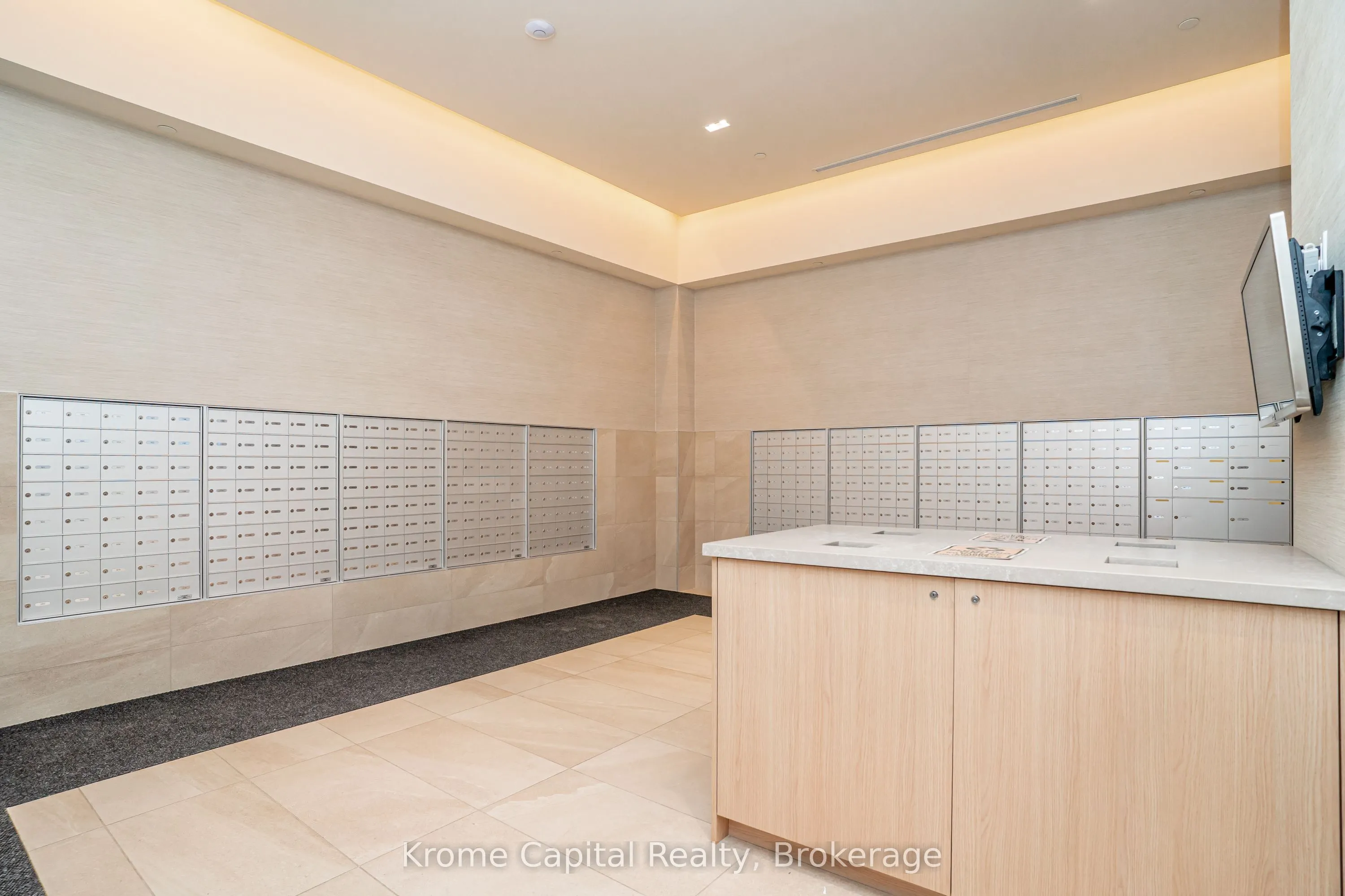 8960 Jane Street #314