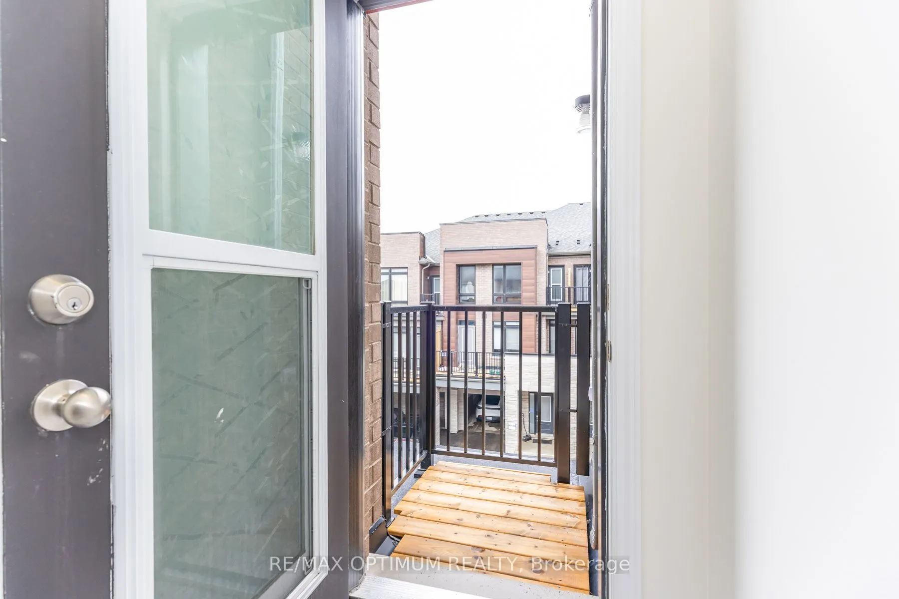 15 Gunton Street