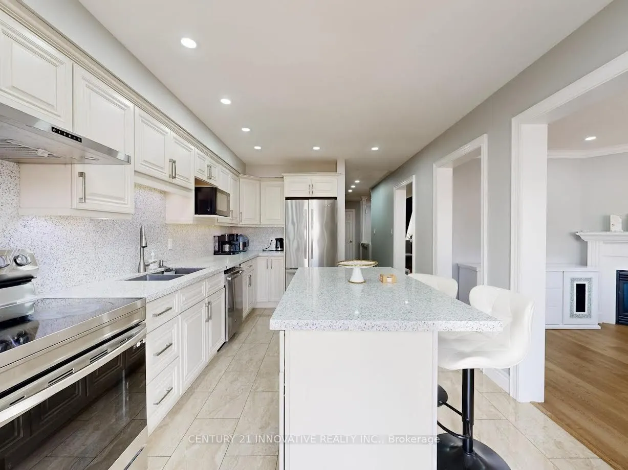 336 St Joan of Arc Avenue