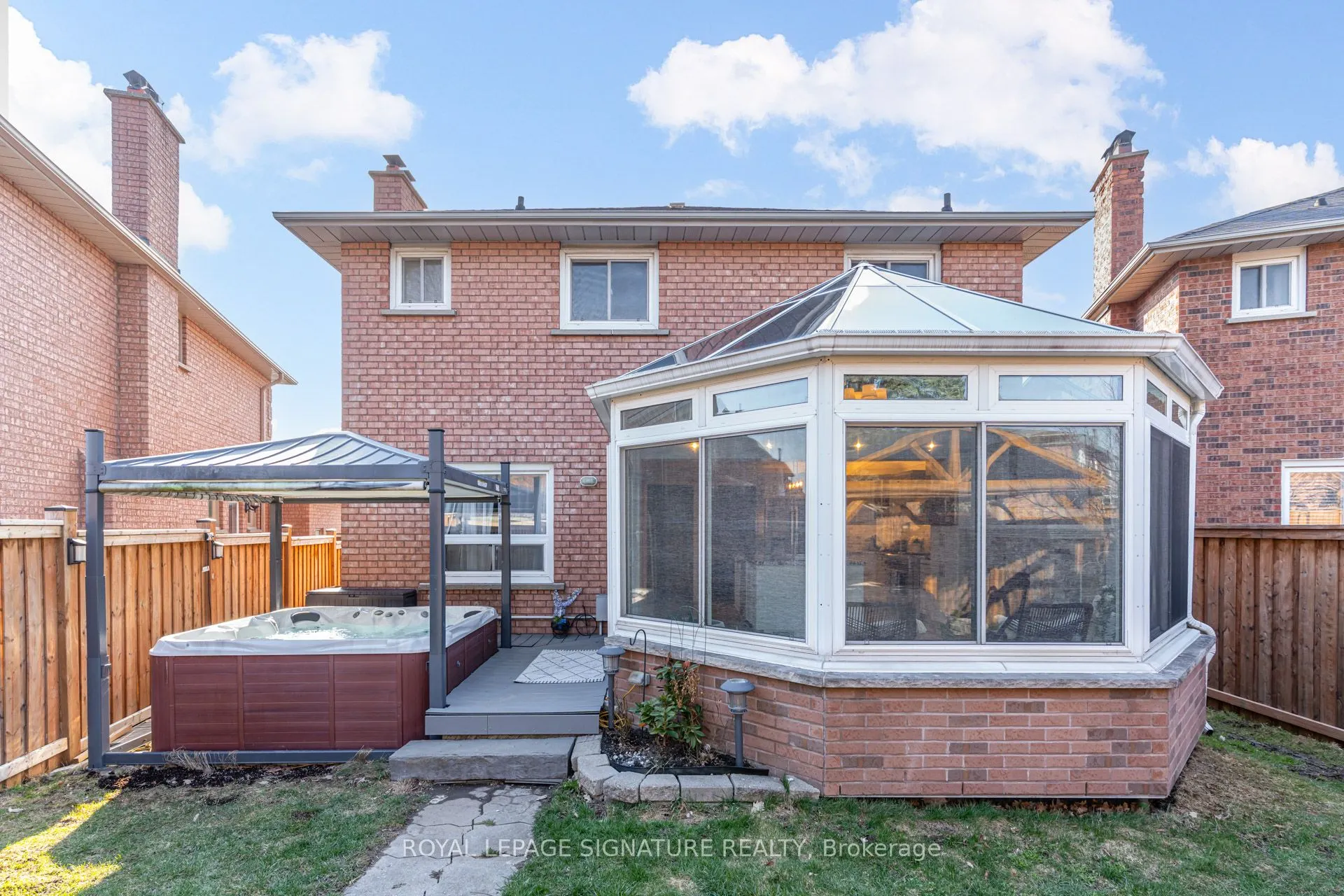 5 Longhouse Street