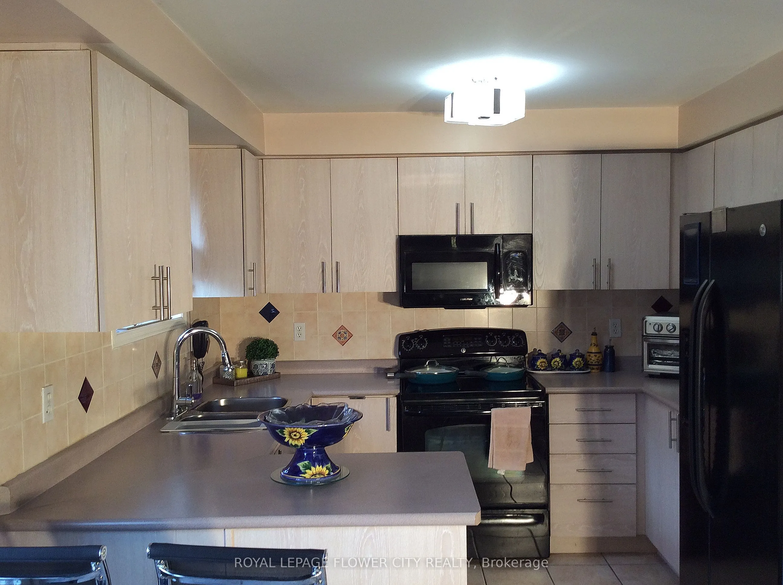 30 Condotti Drive