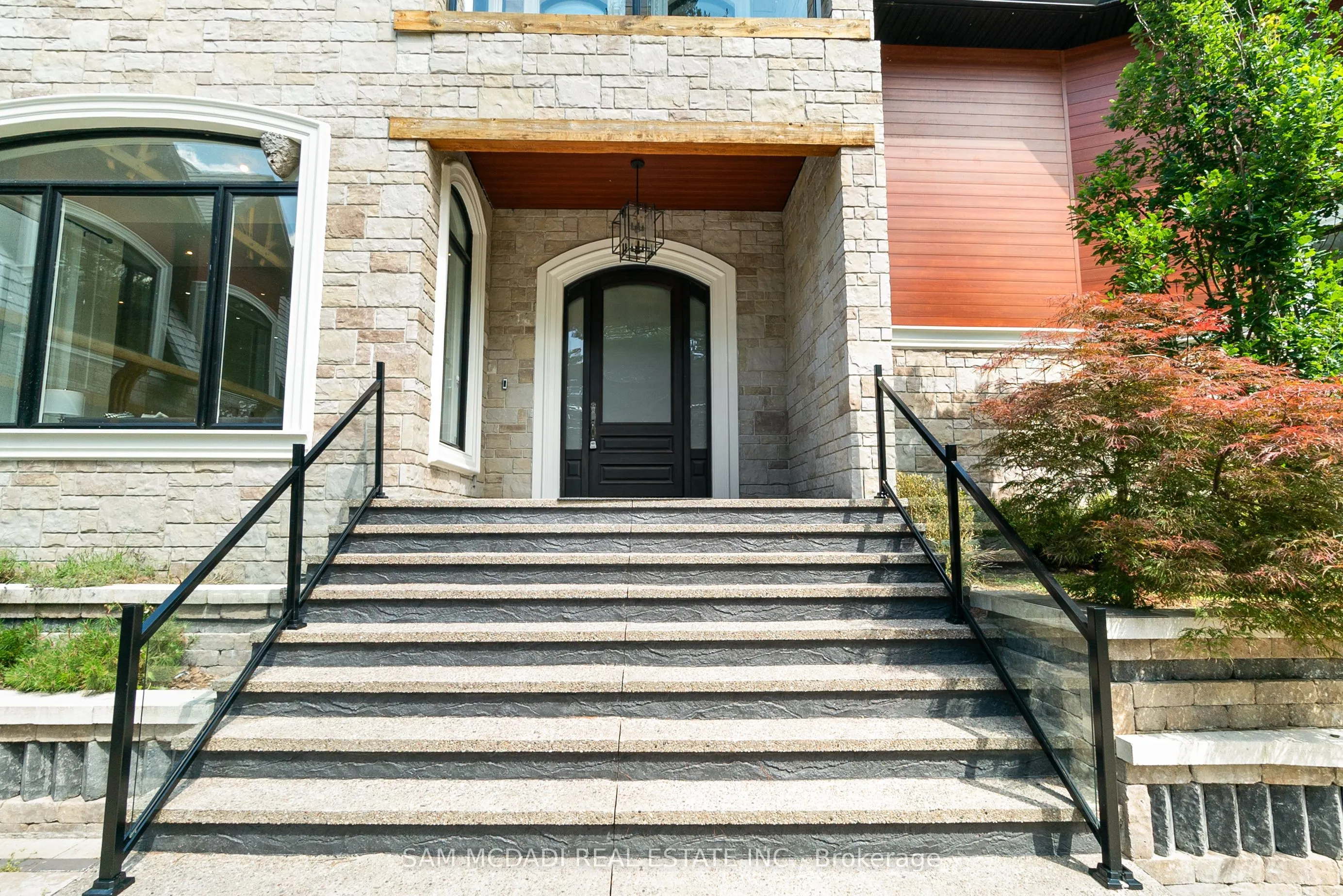 15 Glenview Heights Lane