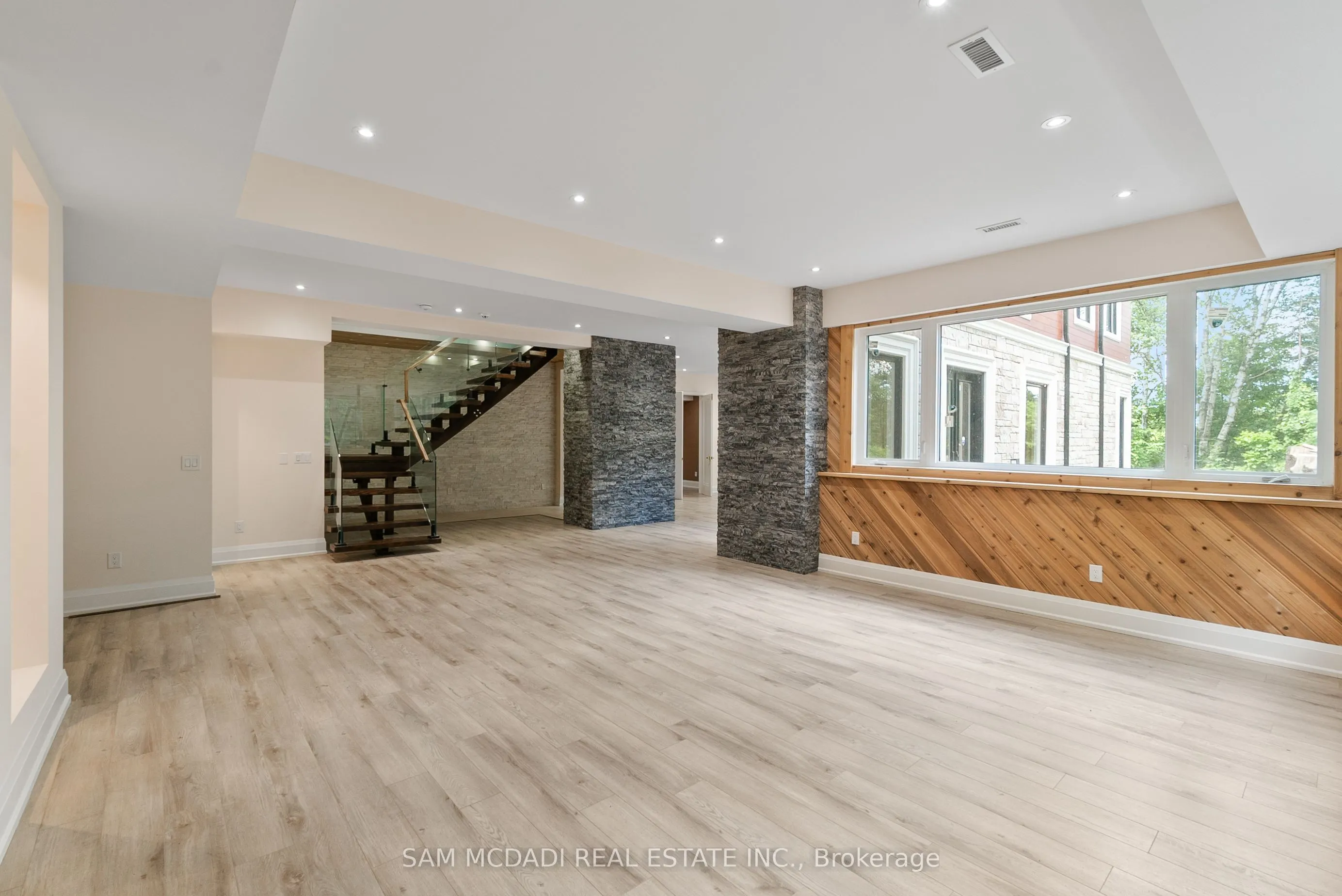 15 Glenview Heights Lane