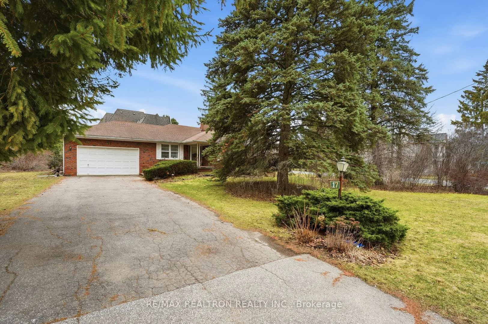 17 Denham Drive