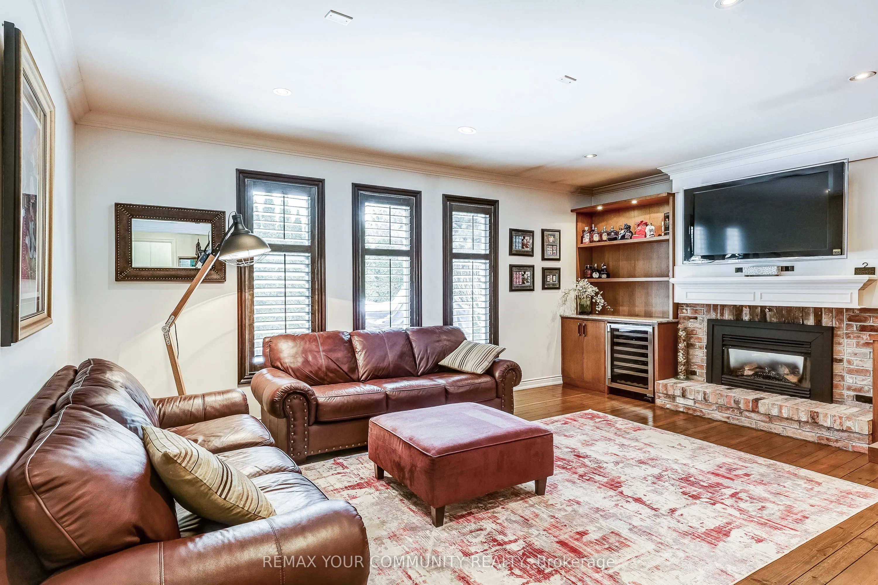 30 Deanbank Drive