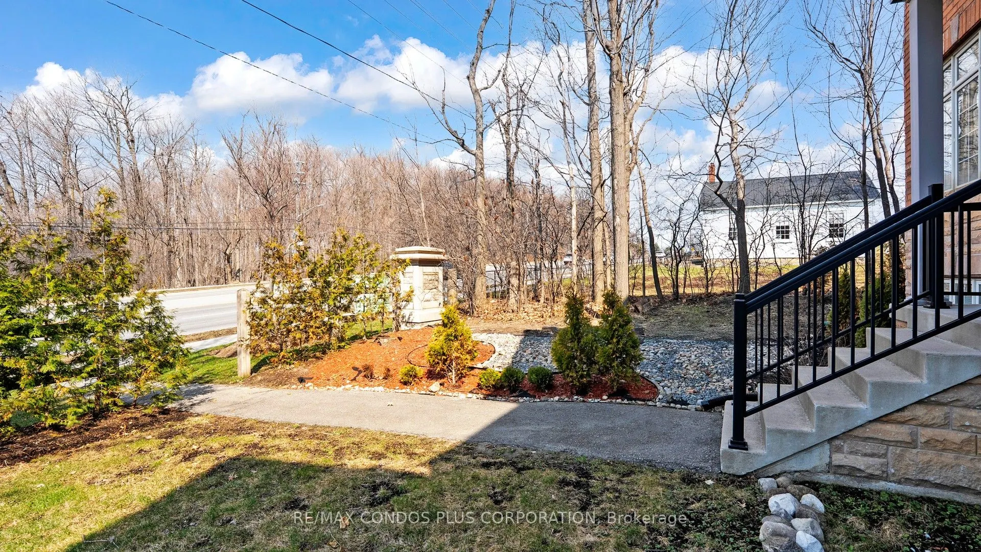 8777 Dufferin Street #22