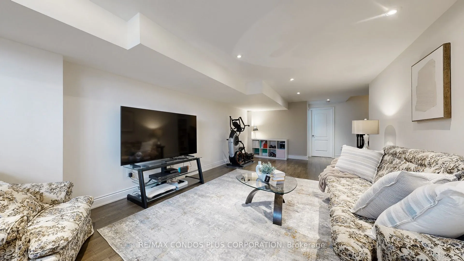 8777 Dufferin Street #22