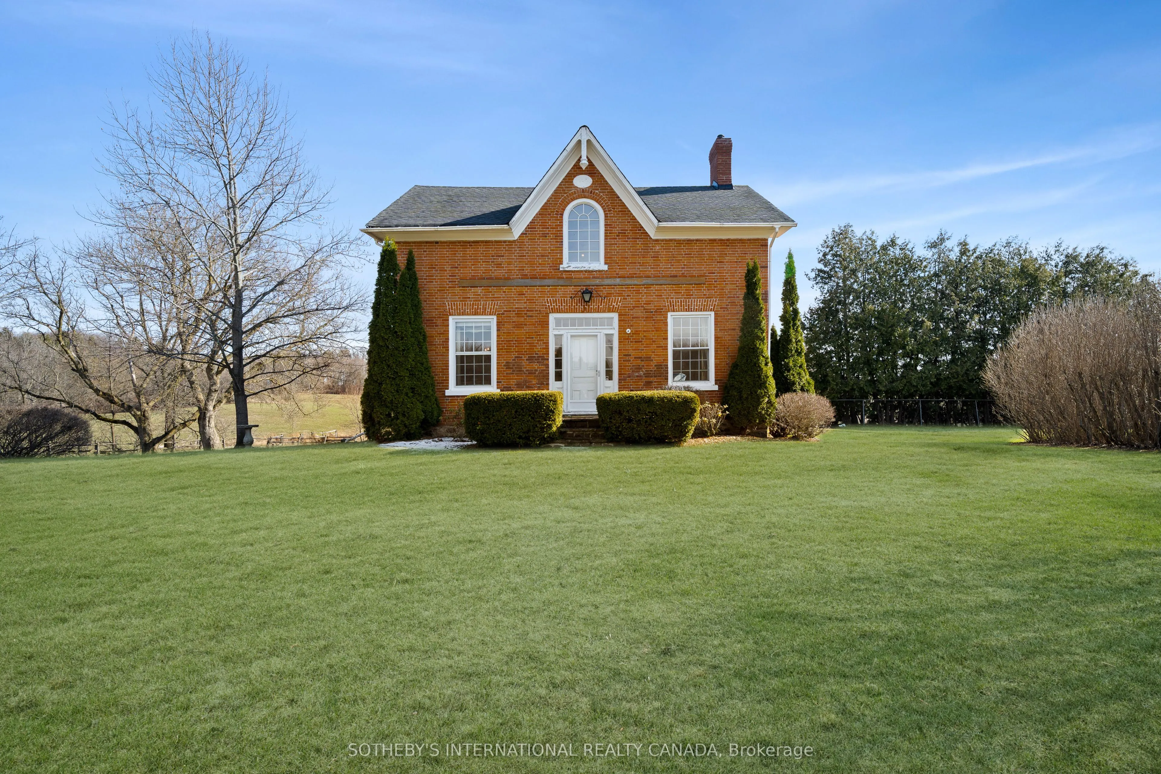 8185 17th Side Road