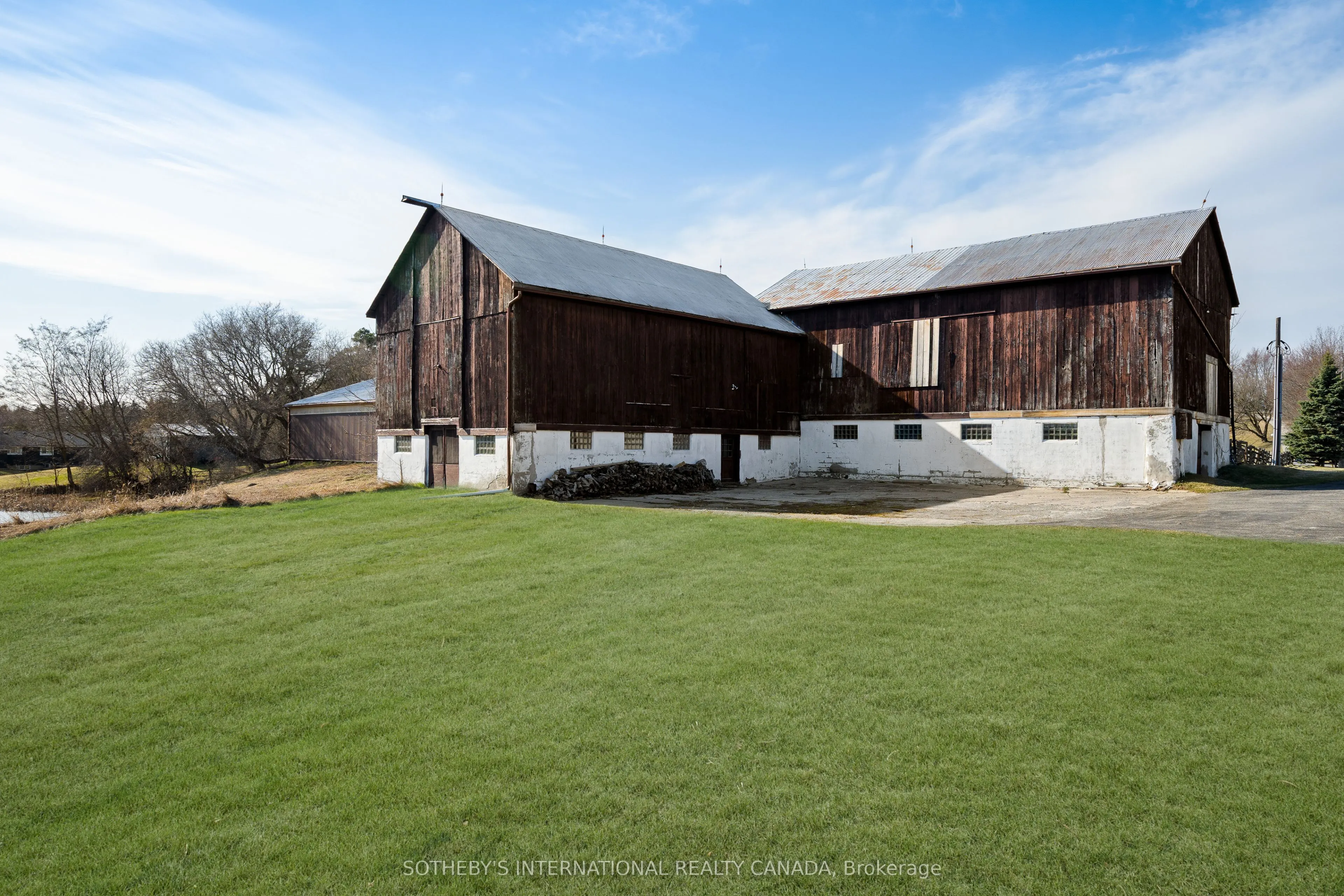 8185 17th Side Road
