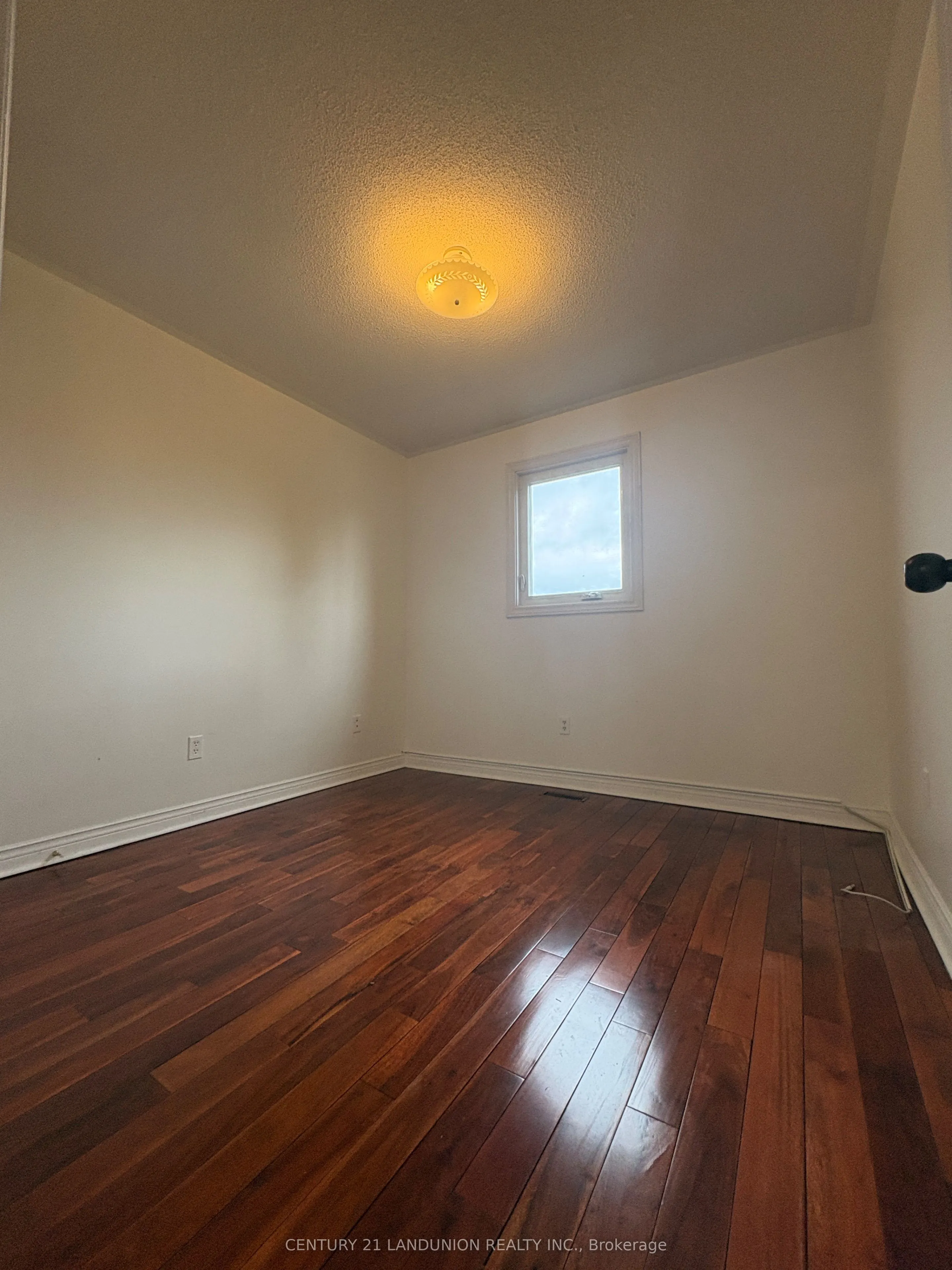 Main 48 Marchwood Crescent