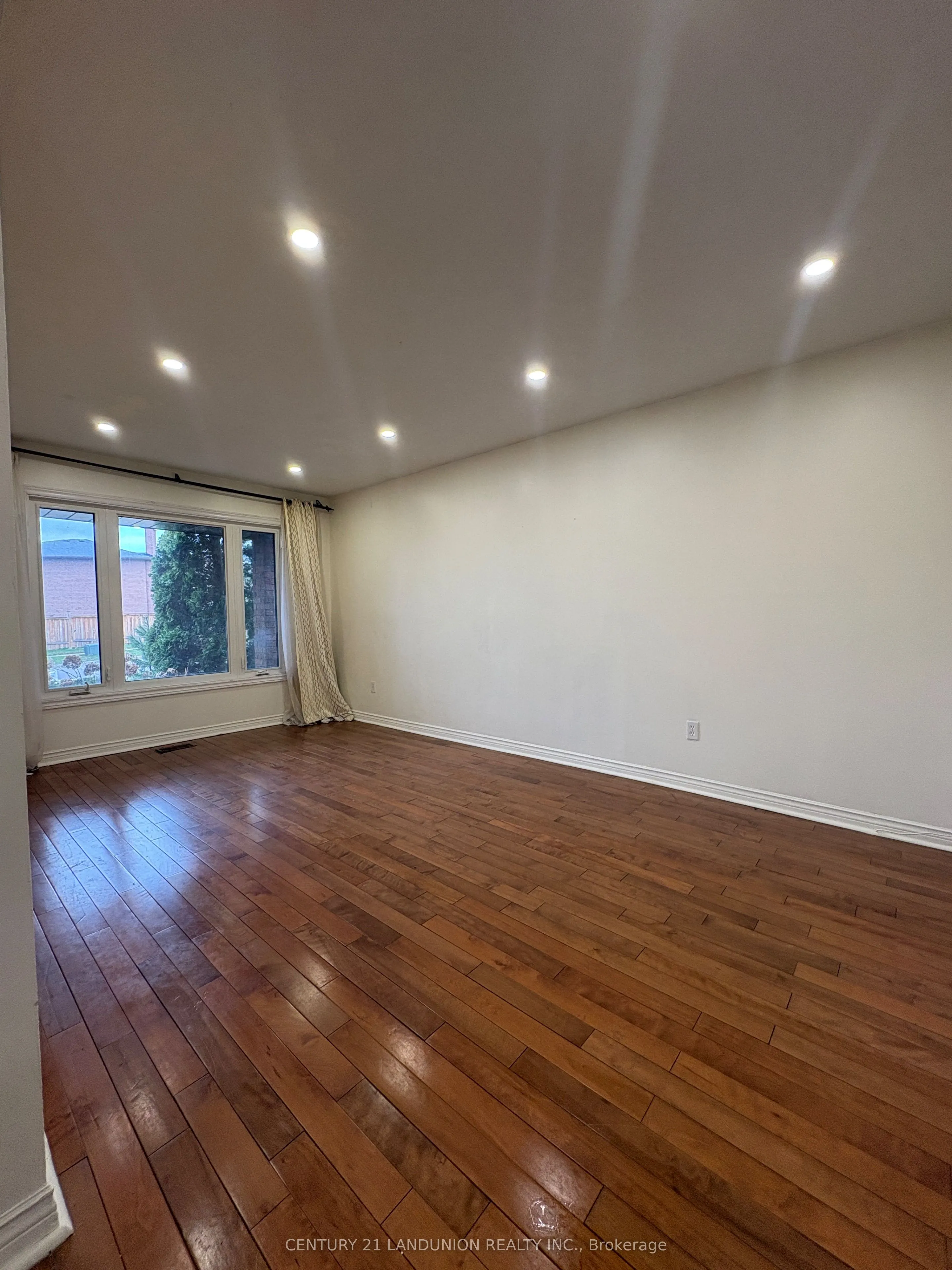 Main 48 Marchwood Crescent