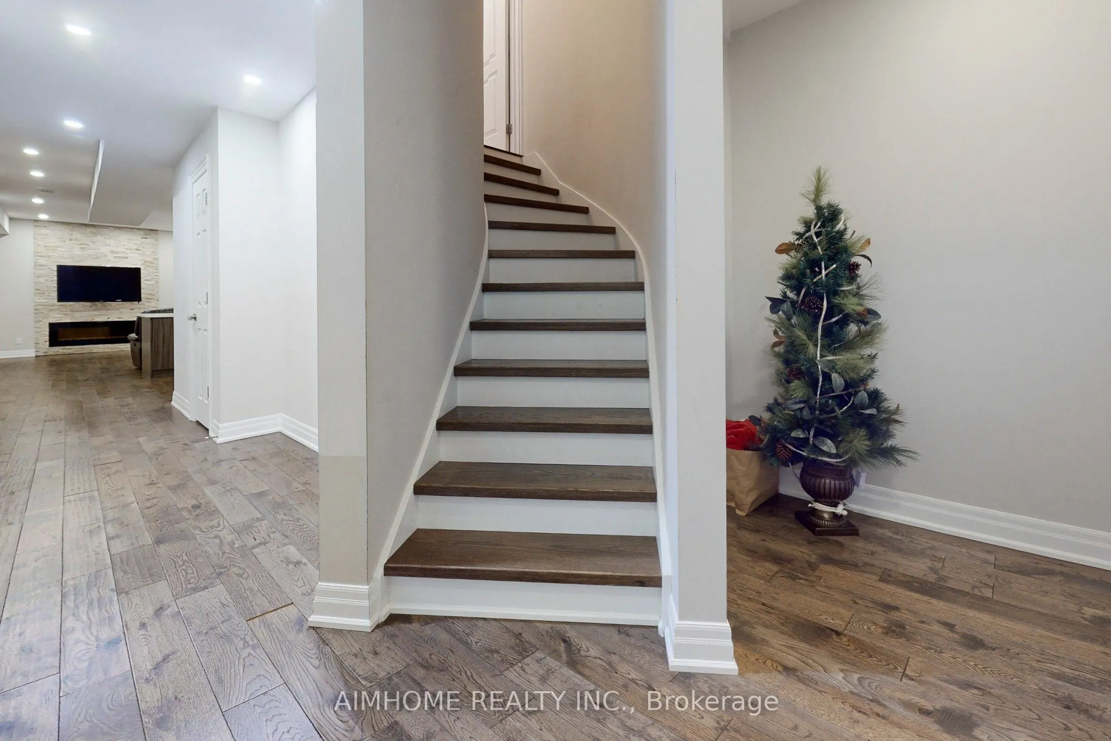 35 Marbrook Street
