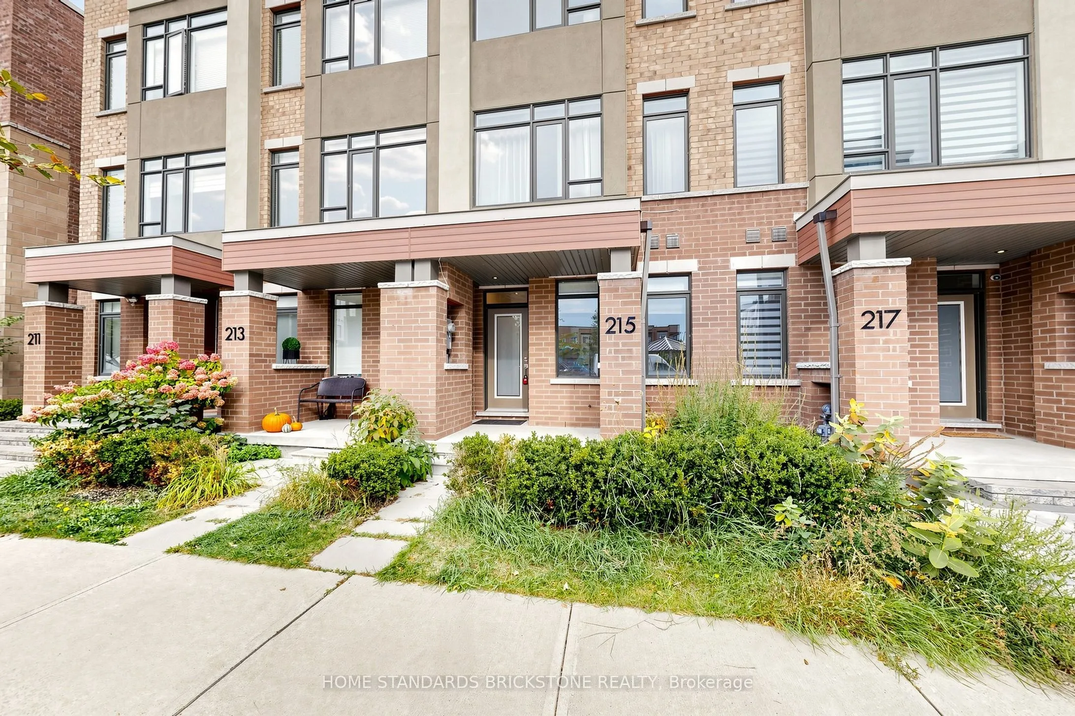 215 Salterton Circle