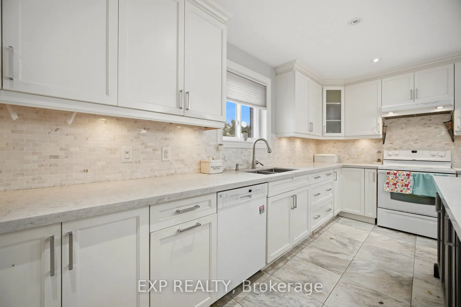274 Demaine Crescent