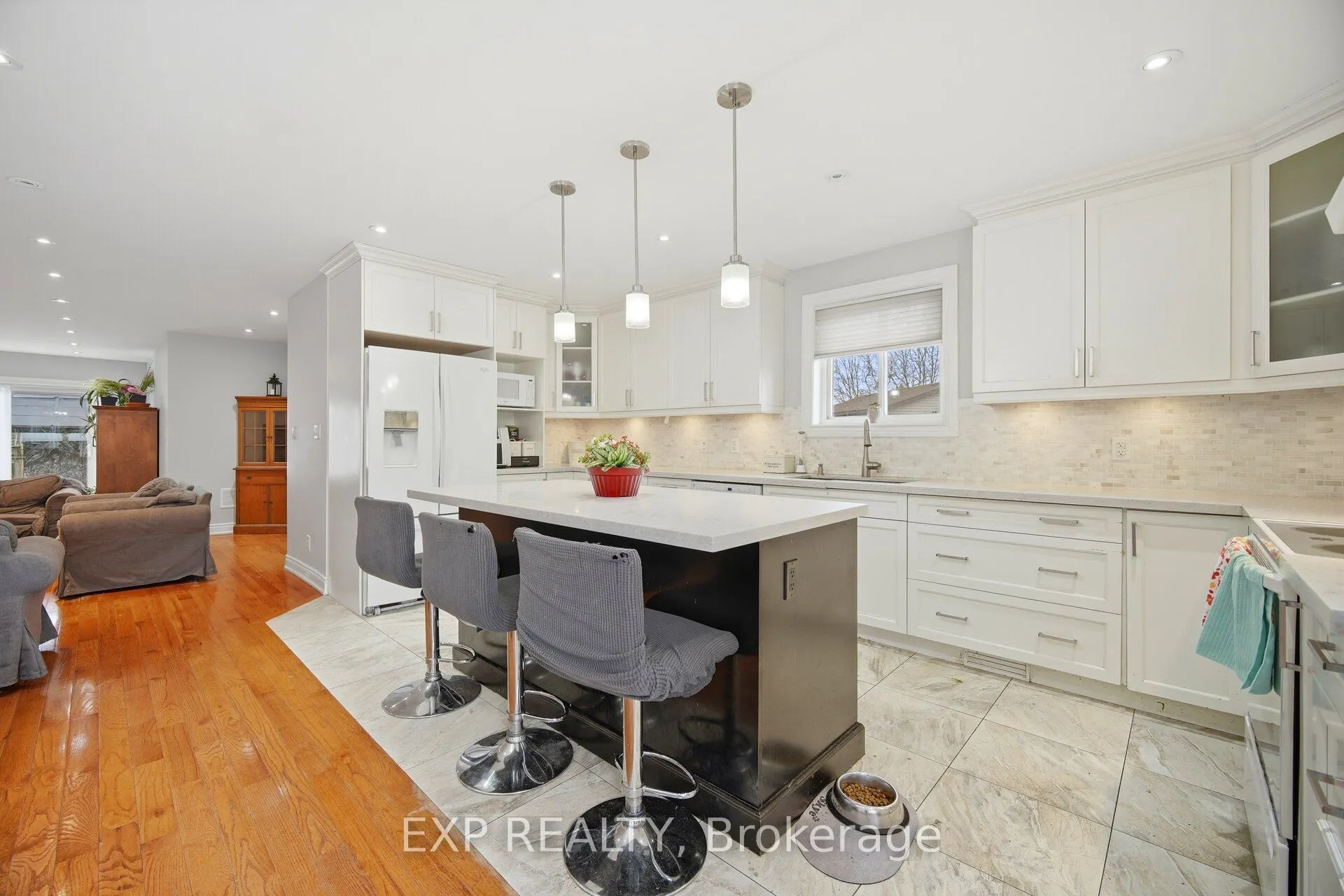 274 Demaine Crescent