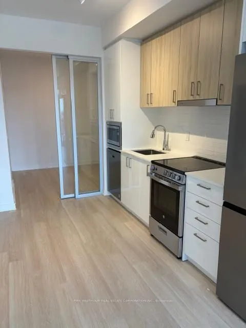 50 Upper Mall Way #2510