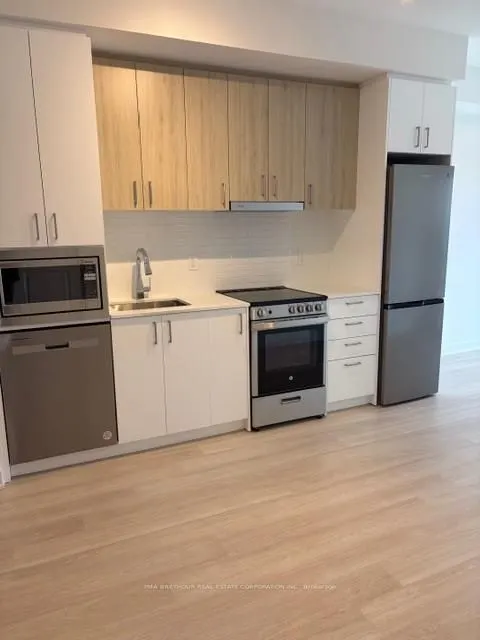 50 Upper Mall Way #2510