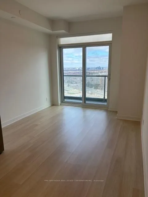50 Upper Mall Way #2510