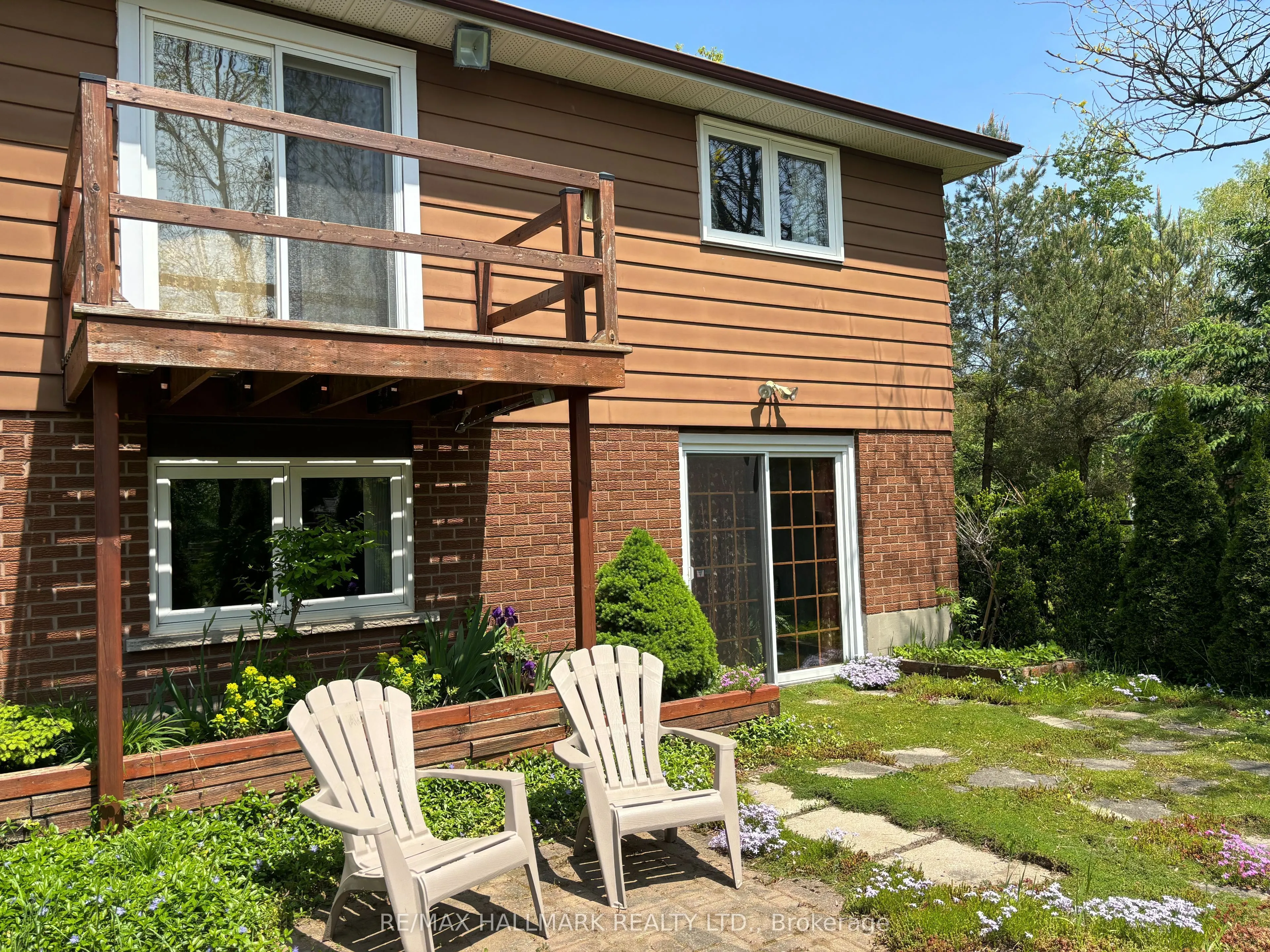 5193 Aurora Road