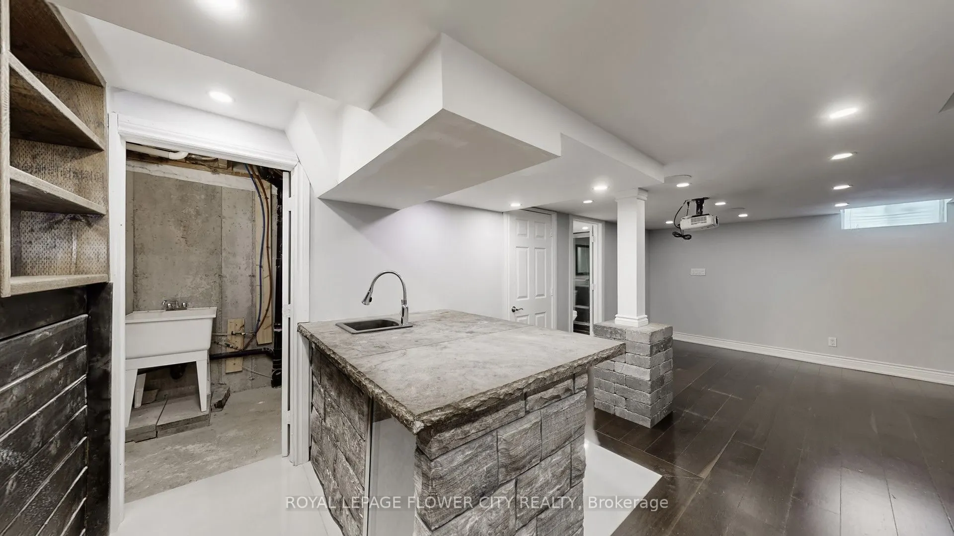 642 Sweetwater Crescent