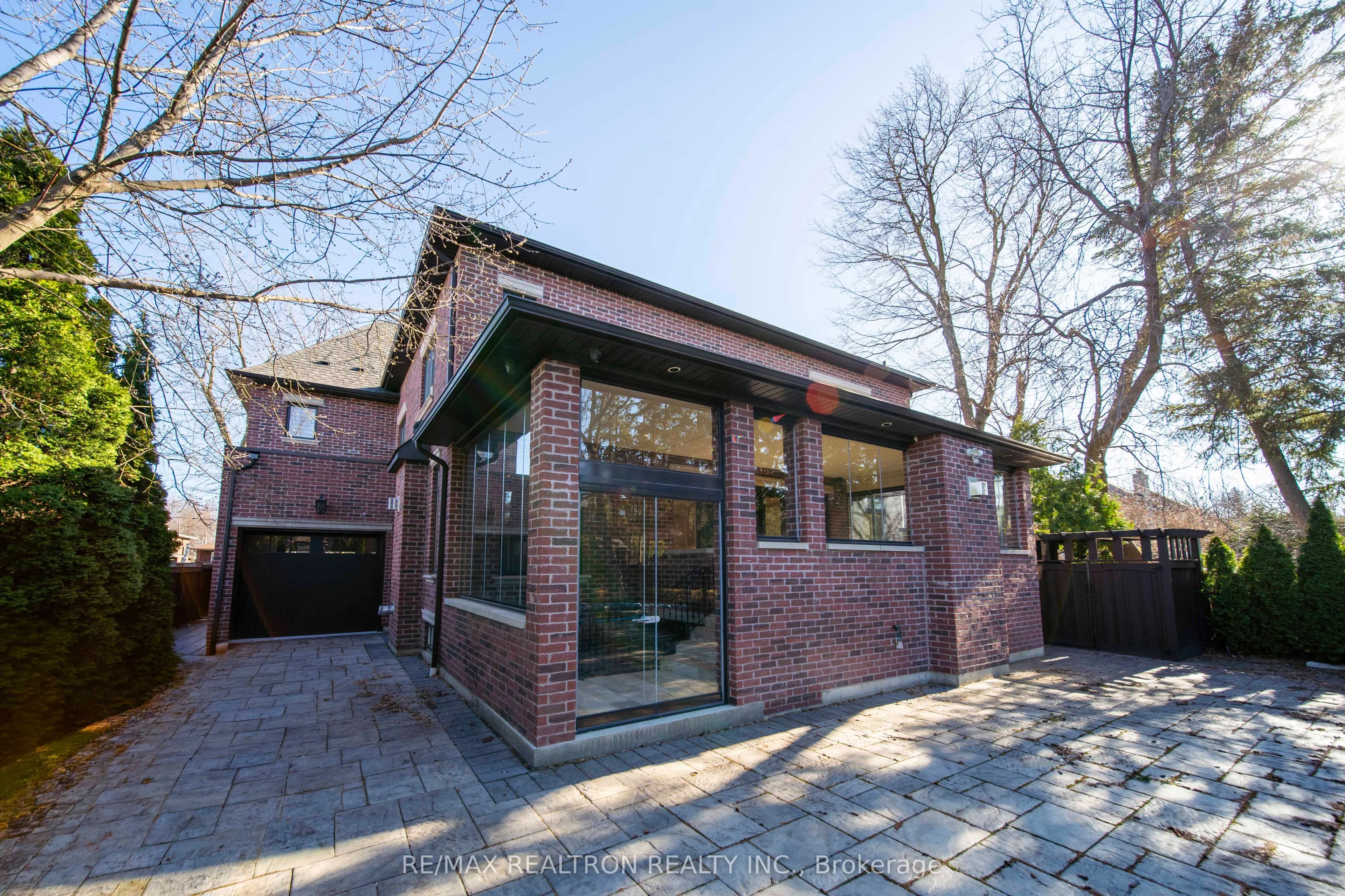 74 Yongehurst Road