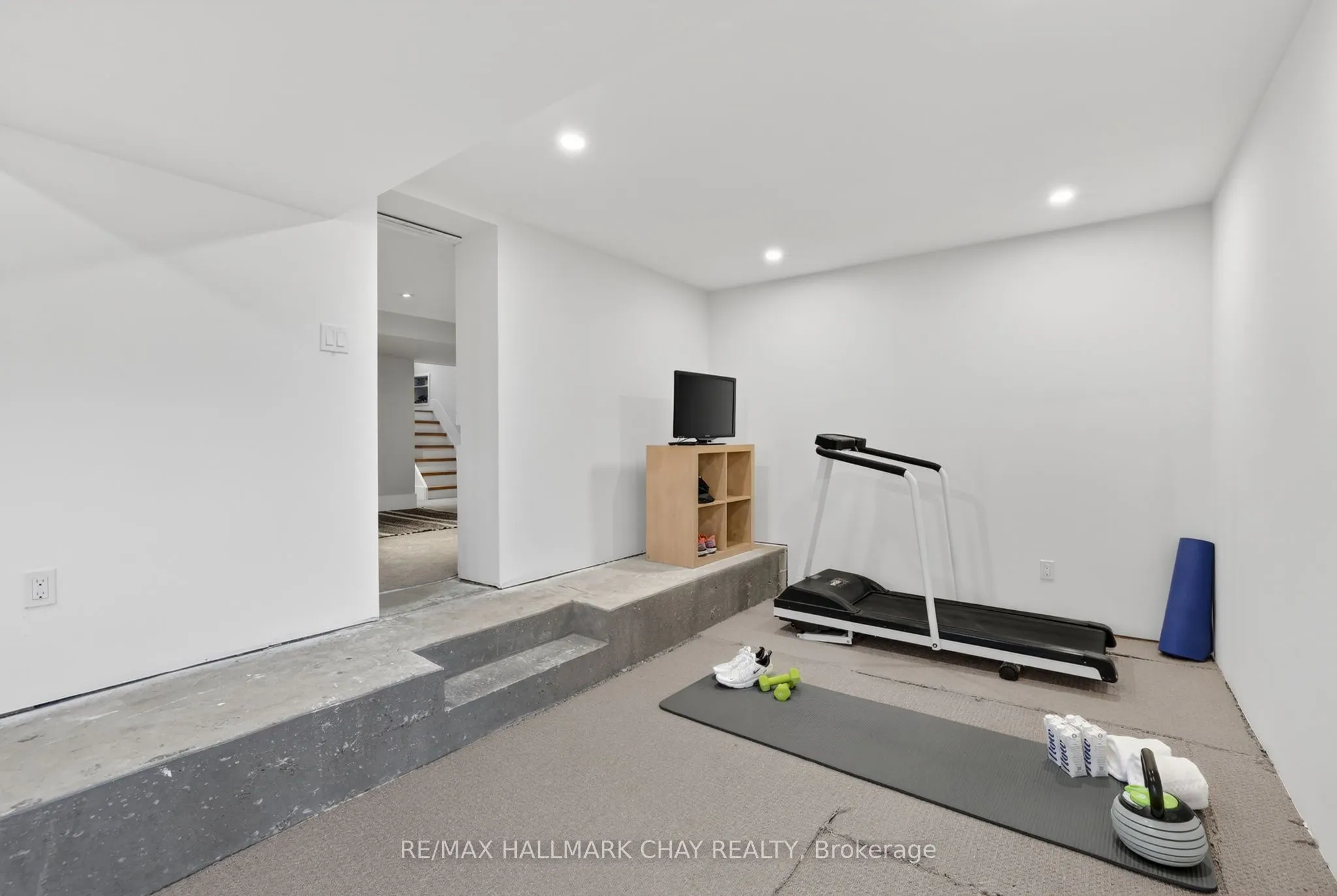1587 Mount Albert Road