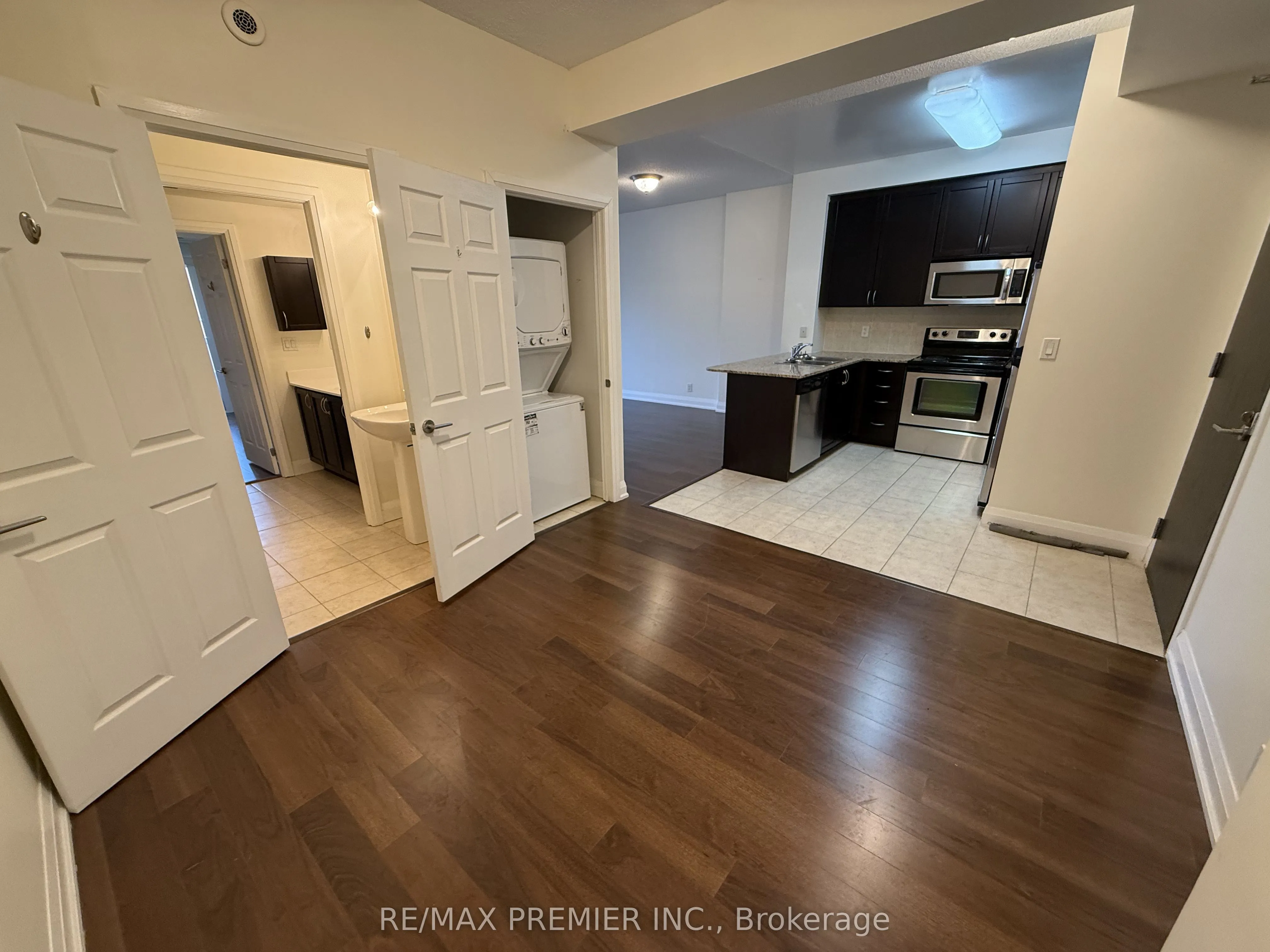 83 Woodbridge Avenue #406