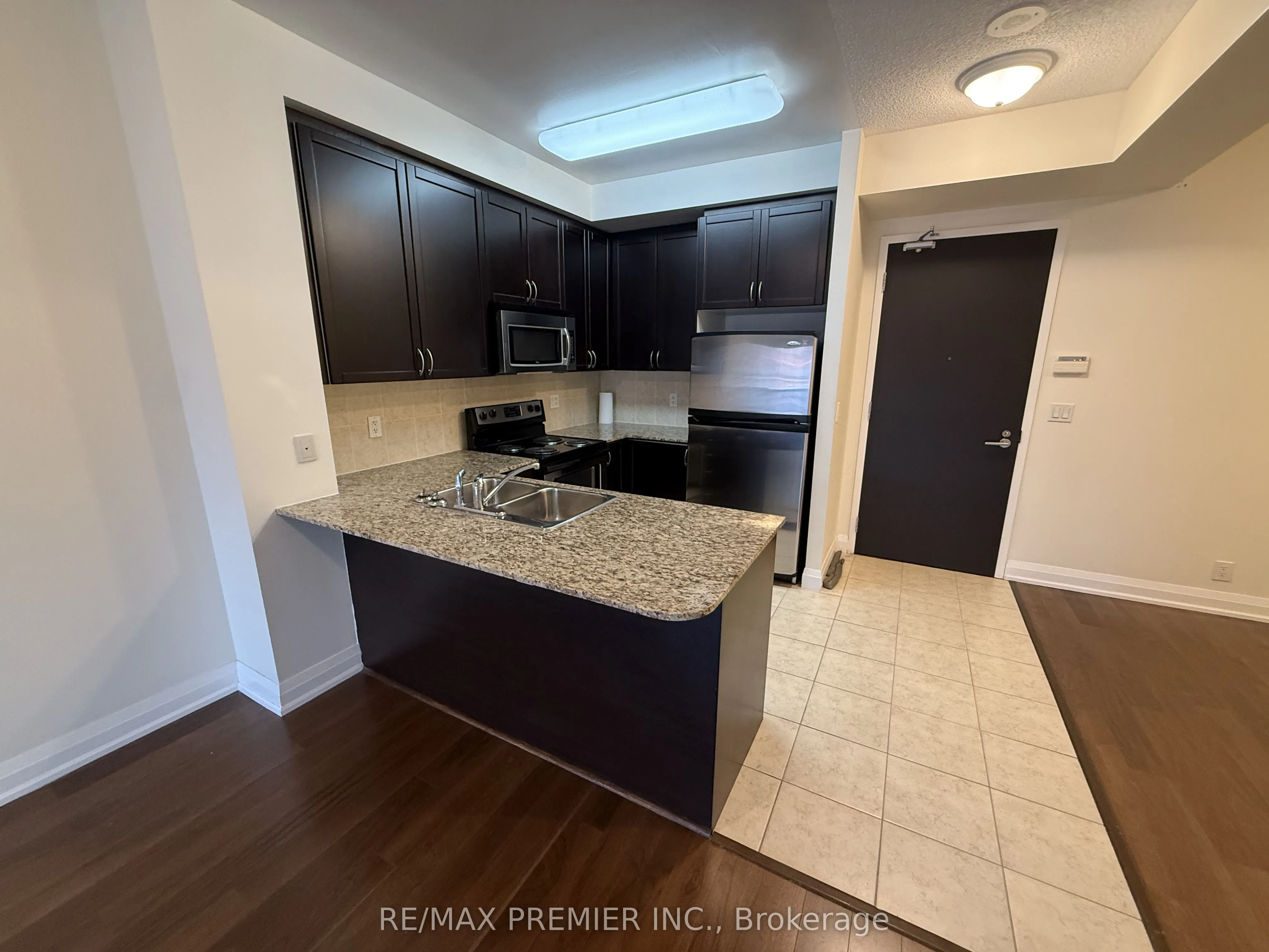 83 Woodbridge Avenue #406