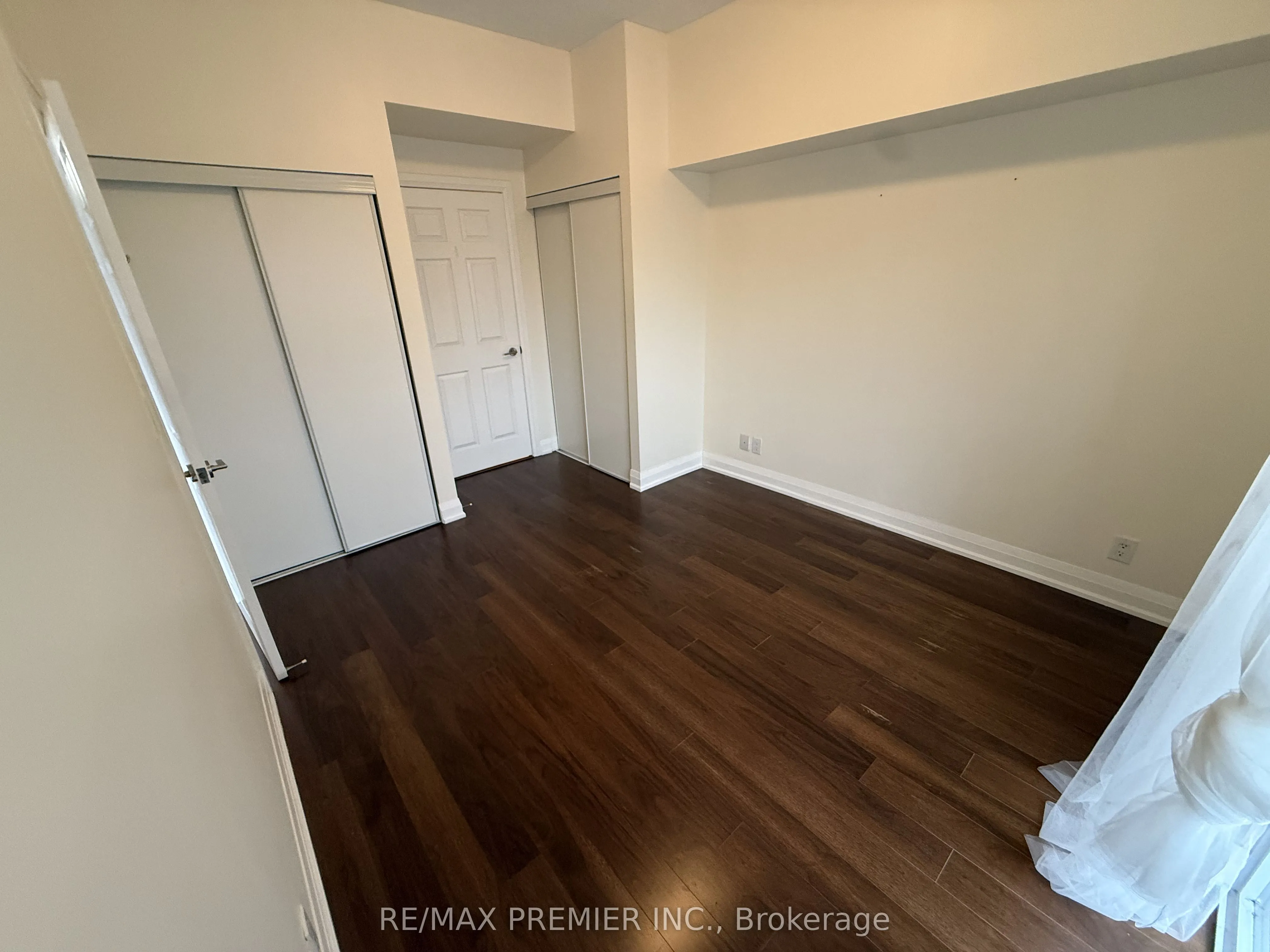 83 Woodbridge Avenue #406