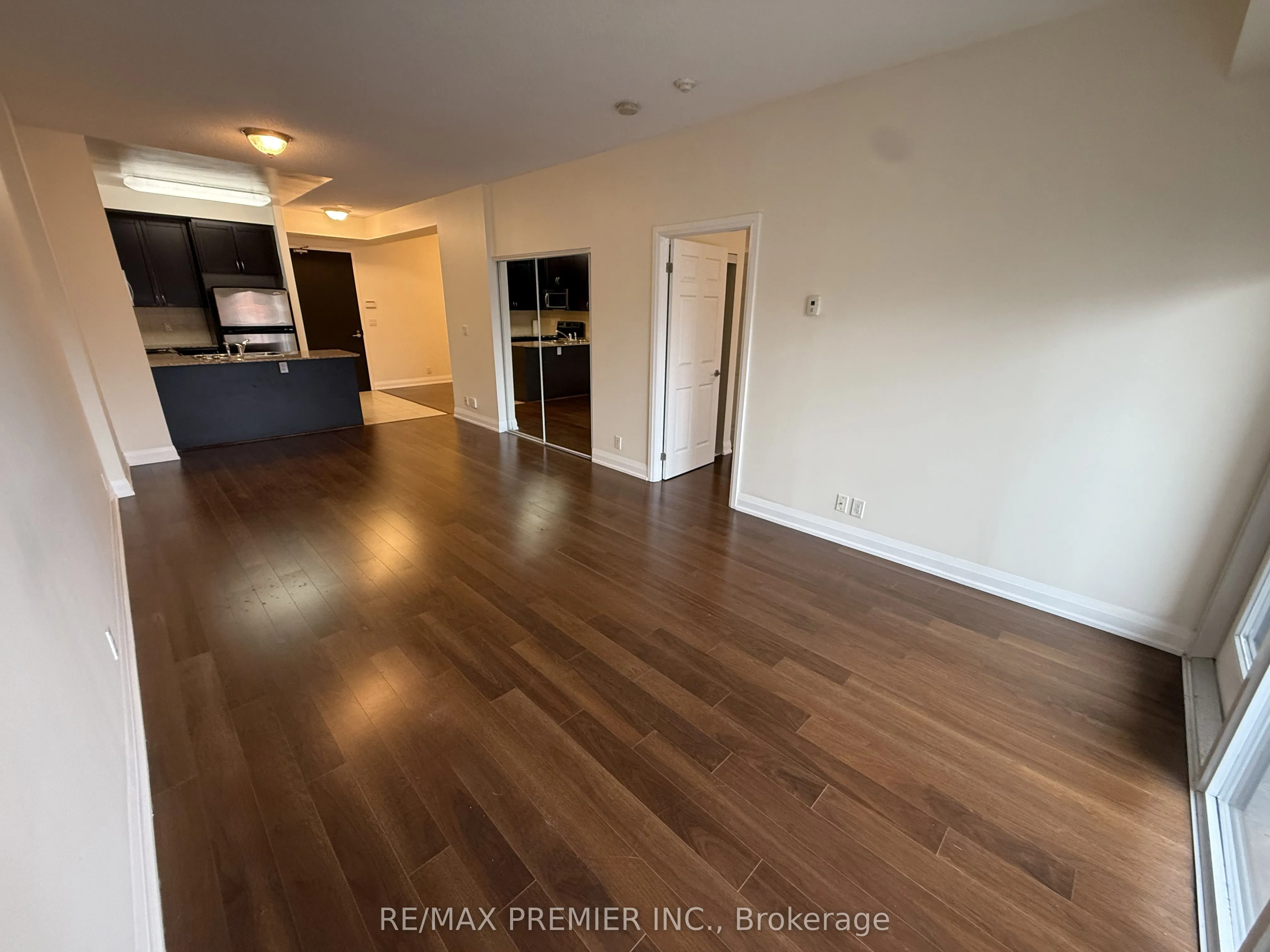 83 Woodbridge Avenue #406